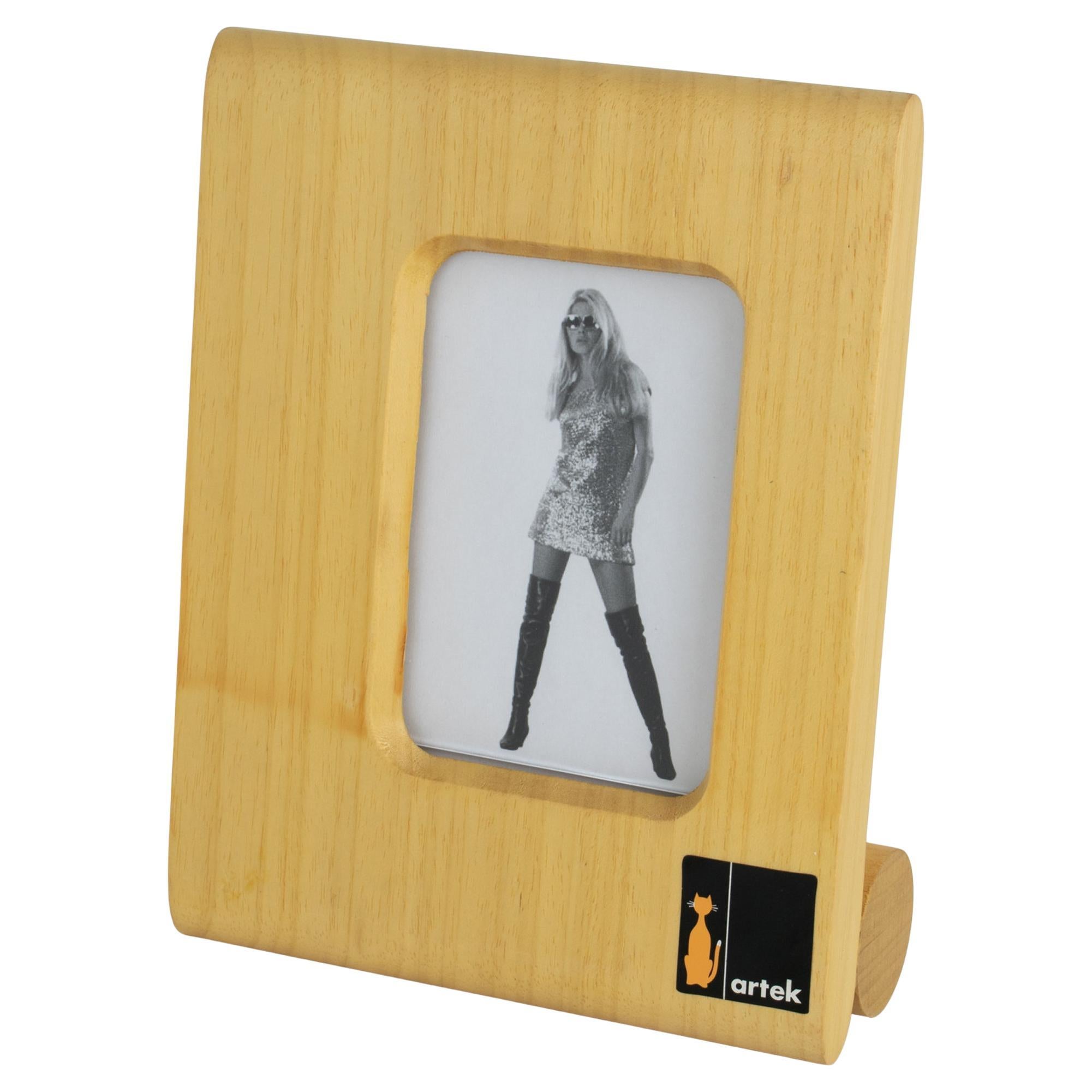 Alvar Aalto for Artek Pine Picture Frame, circa 1970 For Sale