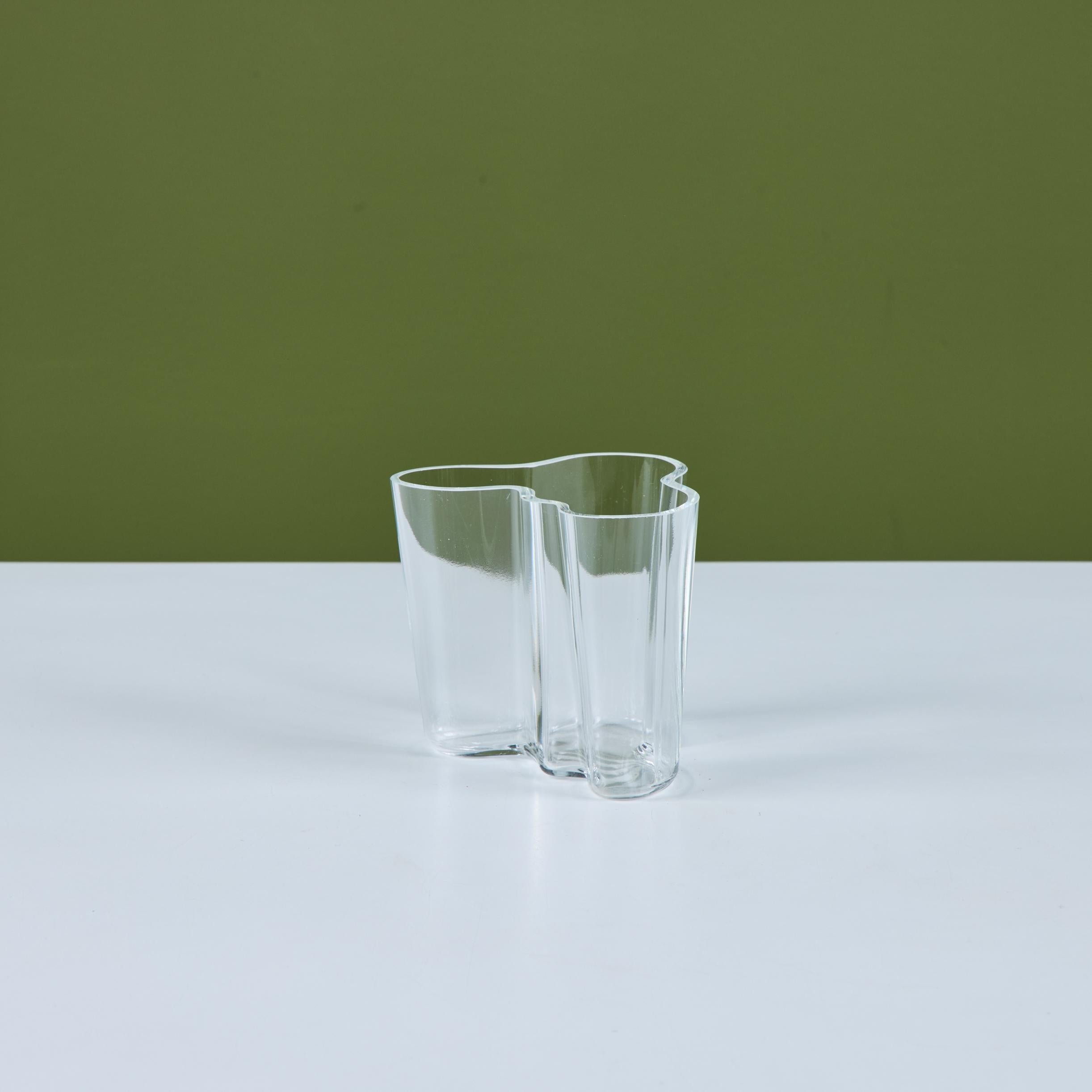 Alvar Aalto per Iittala Vaso di vetro Petite in vendita 1