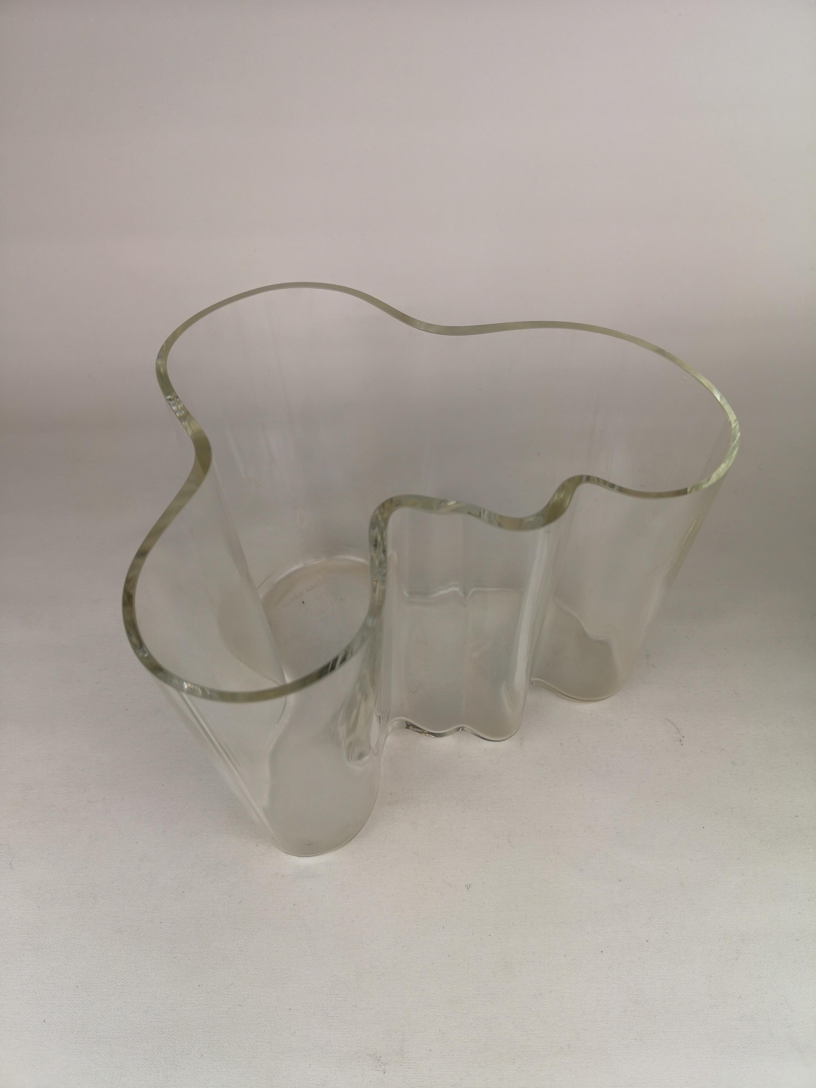 Glass designed by Alvar Aalto, circa 1970. Made in Finland.

Very good condition.

 