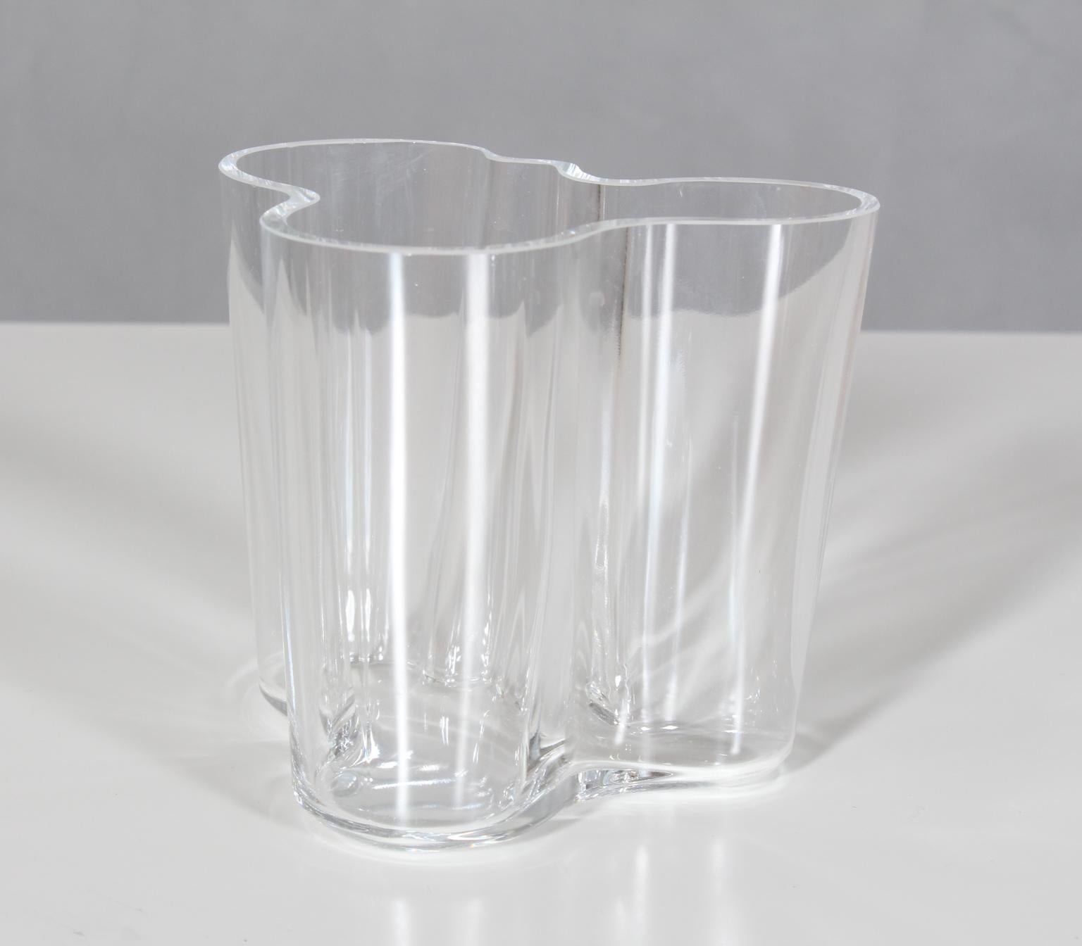 Alvar Aalto Savoy-Vasen und -Schalen aus Glas (Moderne der Mitte des Jahrhunderts) im Angebot