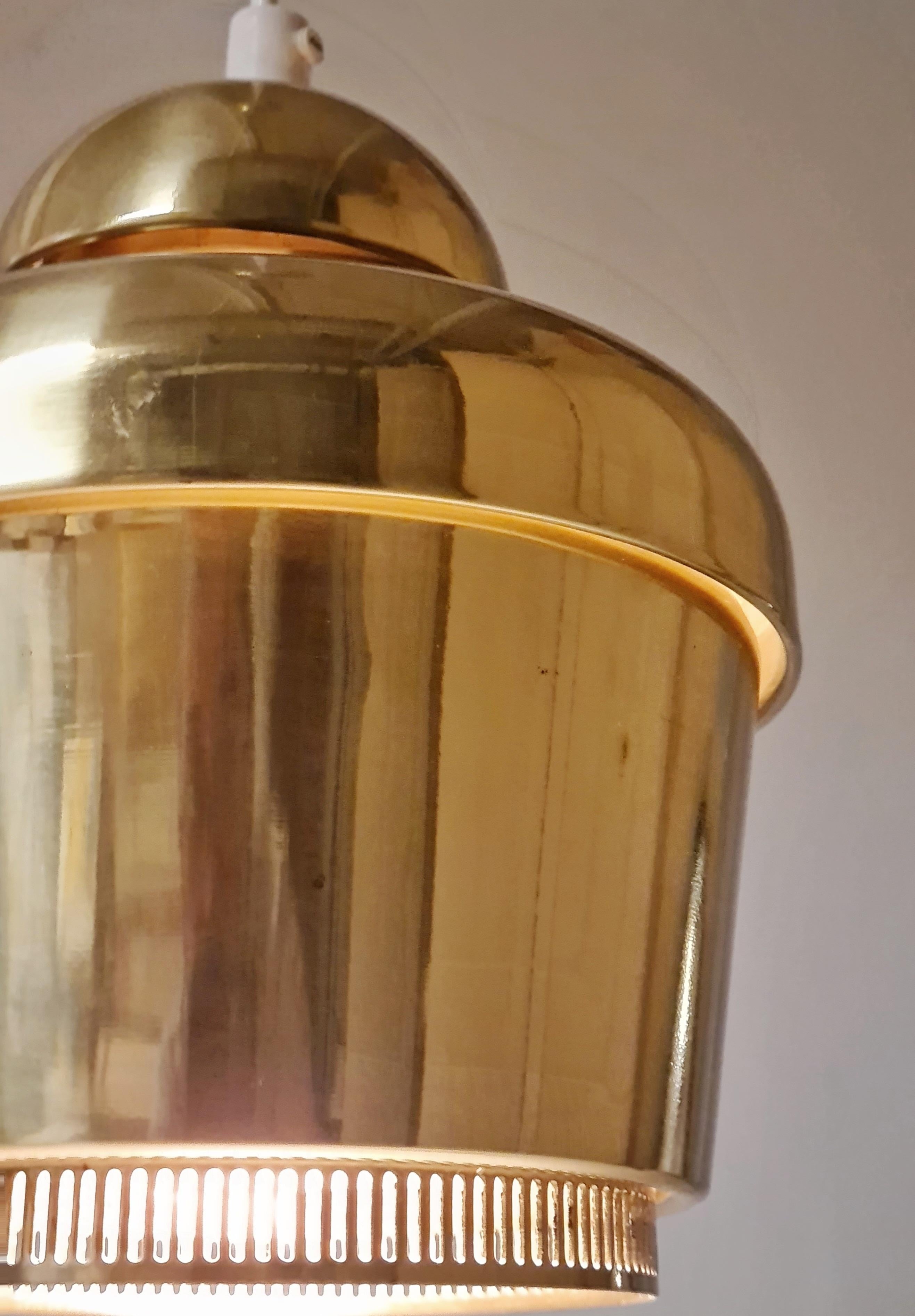 Alvar Aalto Golden Bell A330, Valaisinpaja 1