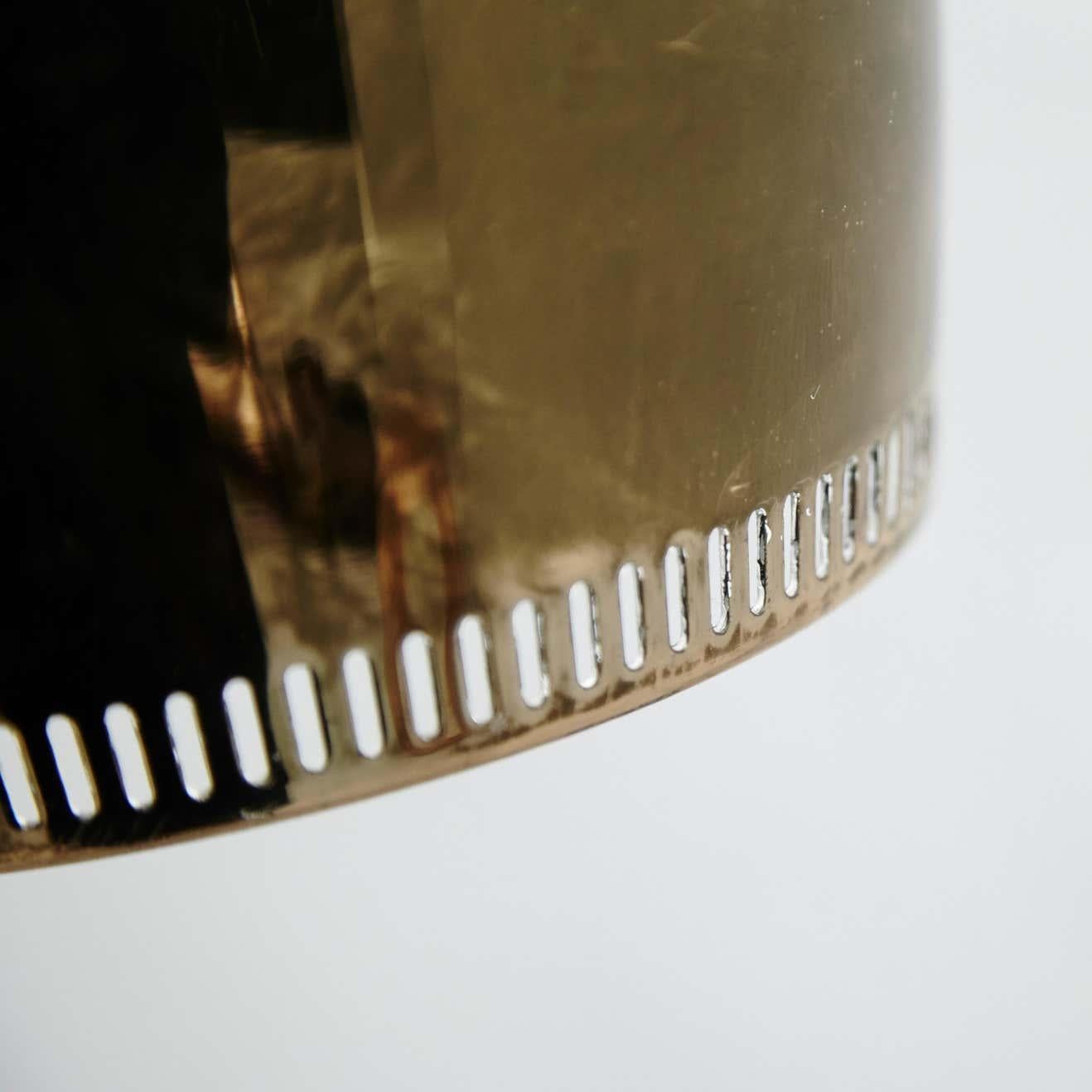 Alvar Aalto Goldene Glocken-Hängelampe, um 1950 (Messing) im Angebot