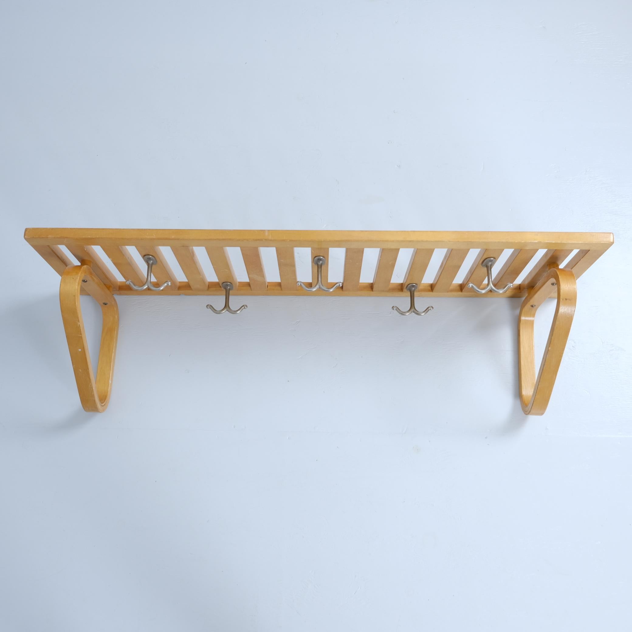 Appendiabiti Alvar Aalto in betulla, modello 113, Artek anni '40 In condizioni buone in vendita a Helsinki, FI