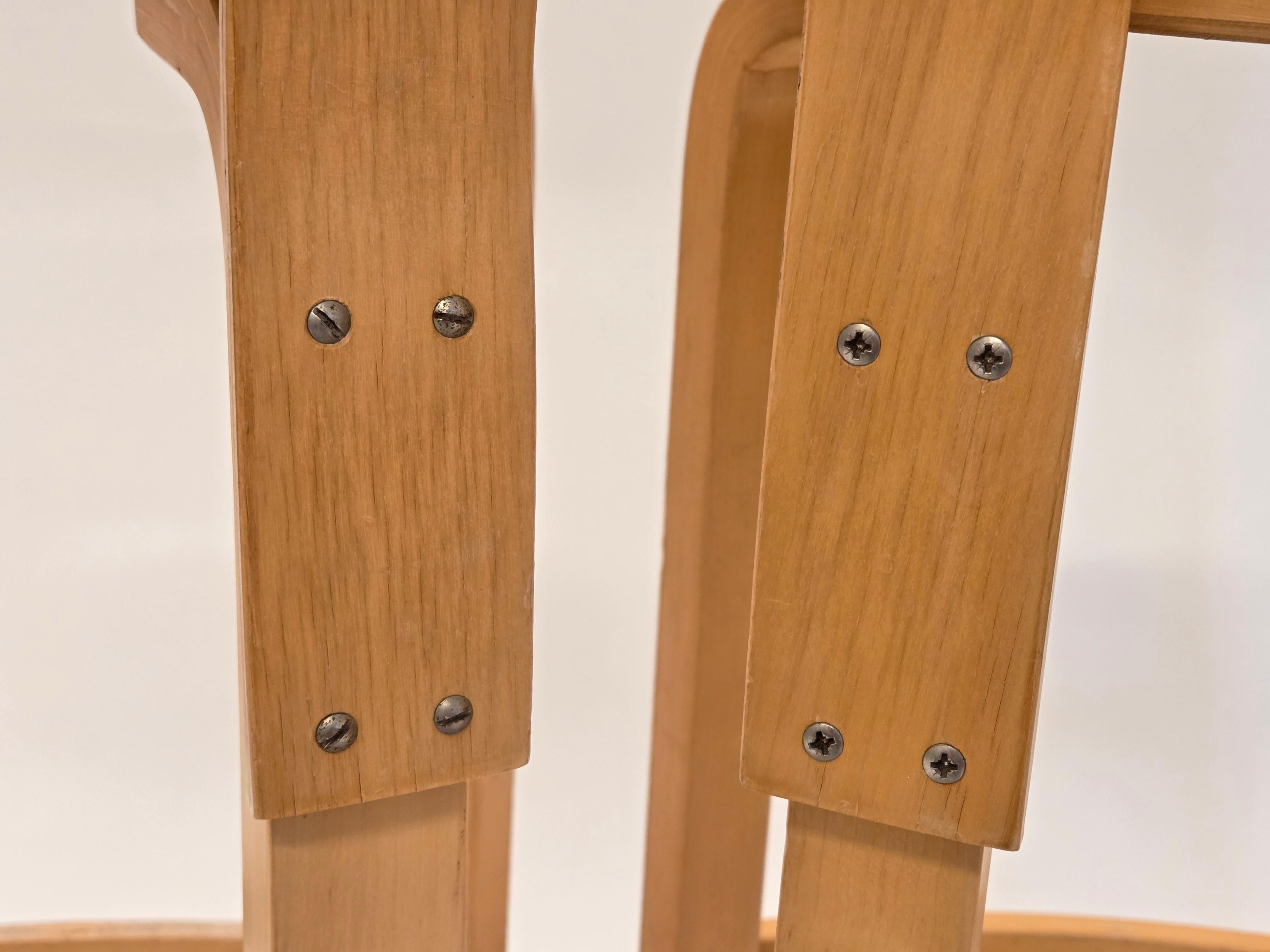 Alvar Aalto K65 Hocker von Artek im Angebot 7
