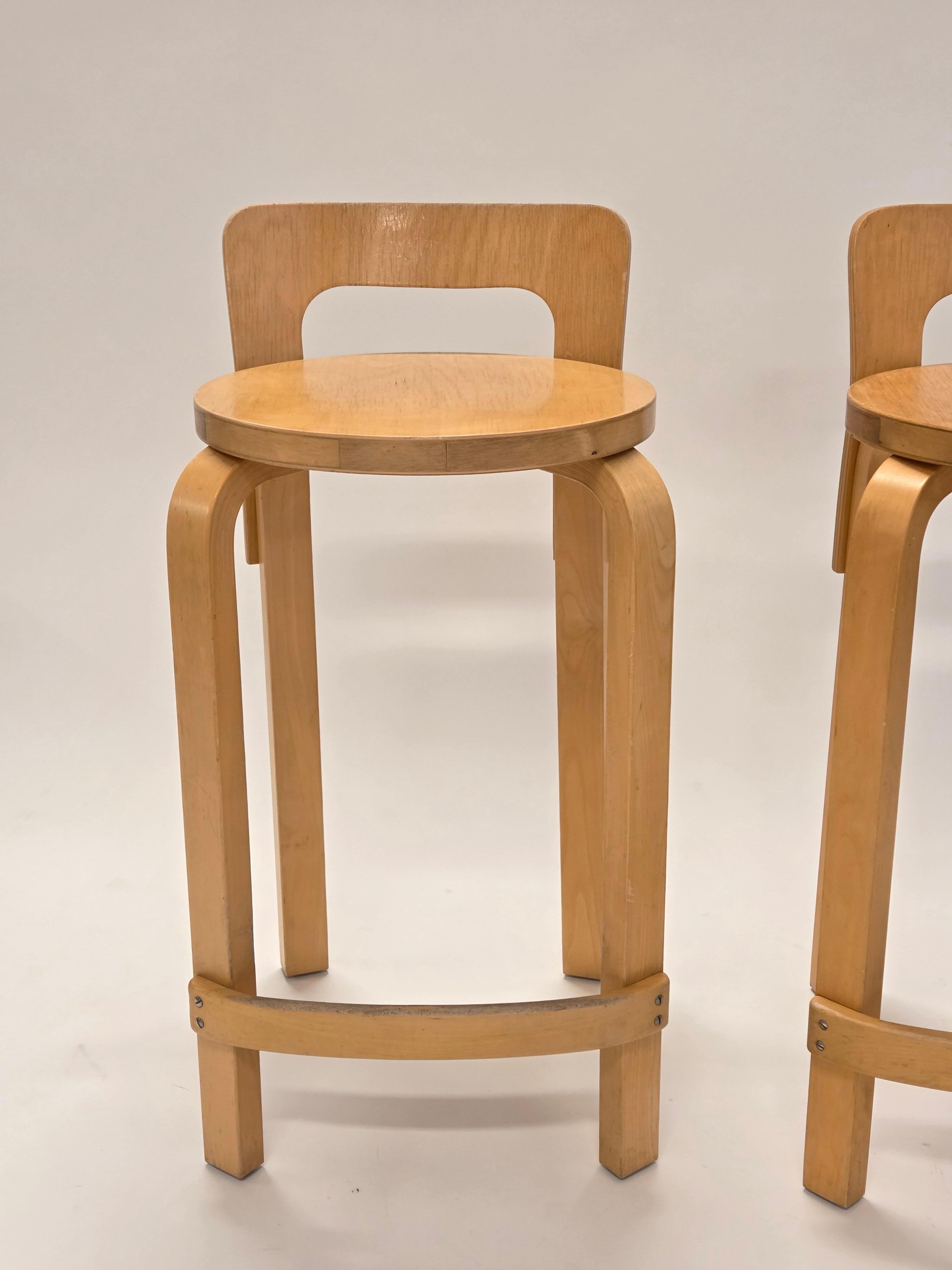 Alvar Aalto K65 Hocker von Artek (Skandinavische Moderne) im Angebot