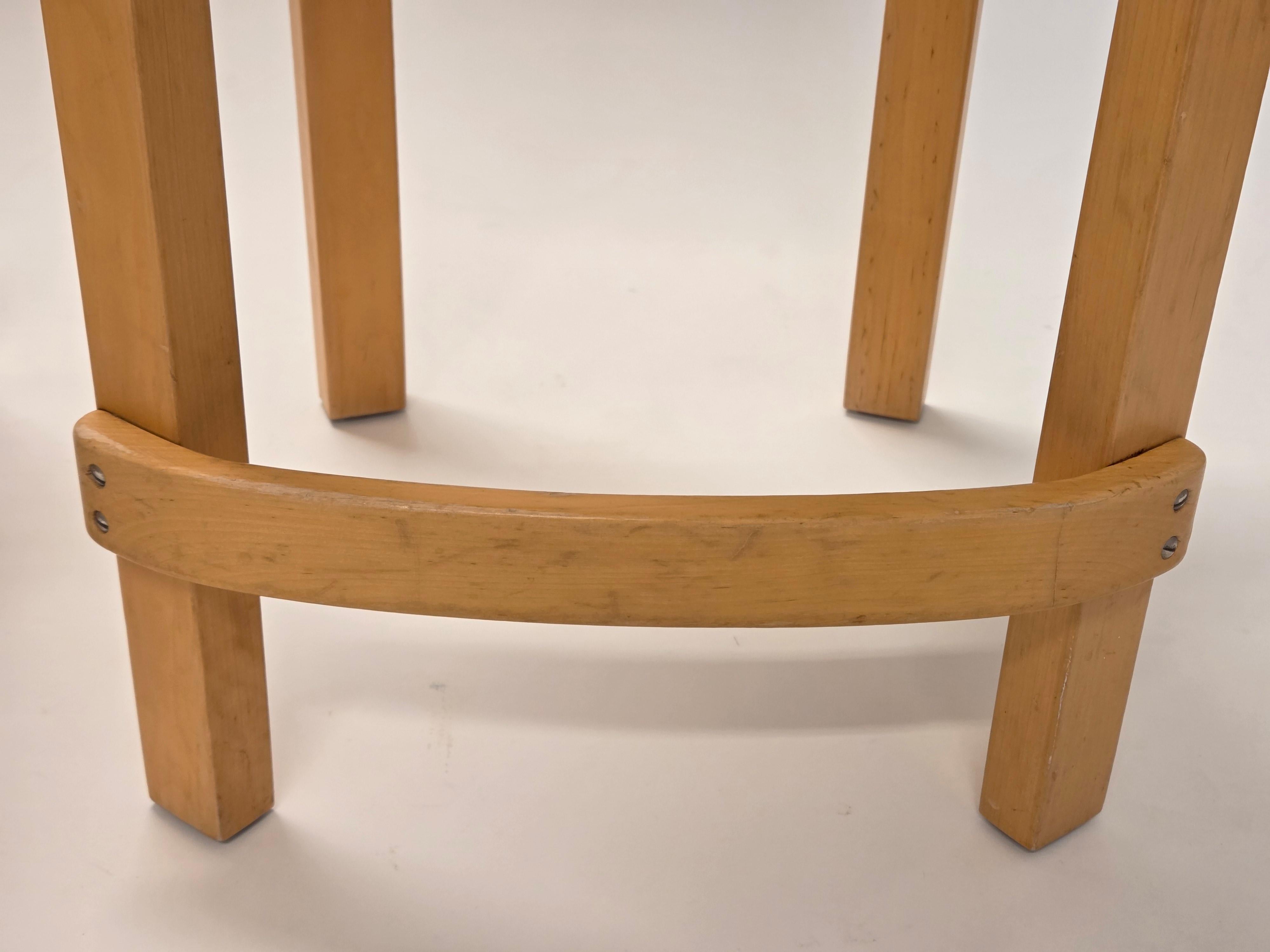 Alvar Aalto K65 Hocker von Artek im Angebot 1