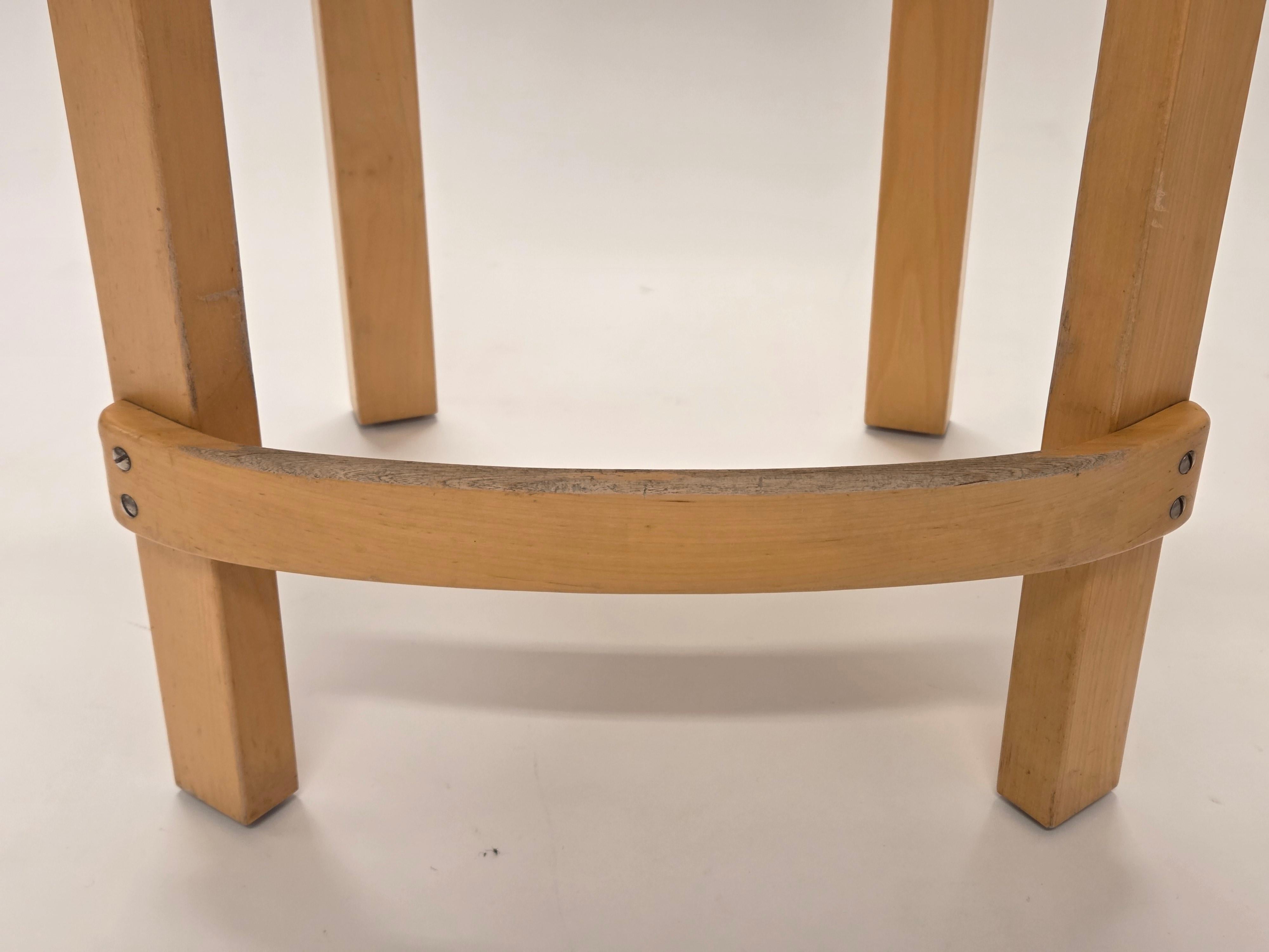 Alvar Aalto K65 Hocker von Artek im Angebot 2