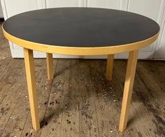 Alvar Aalto L Leg Round Table