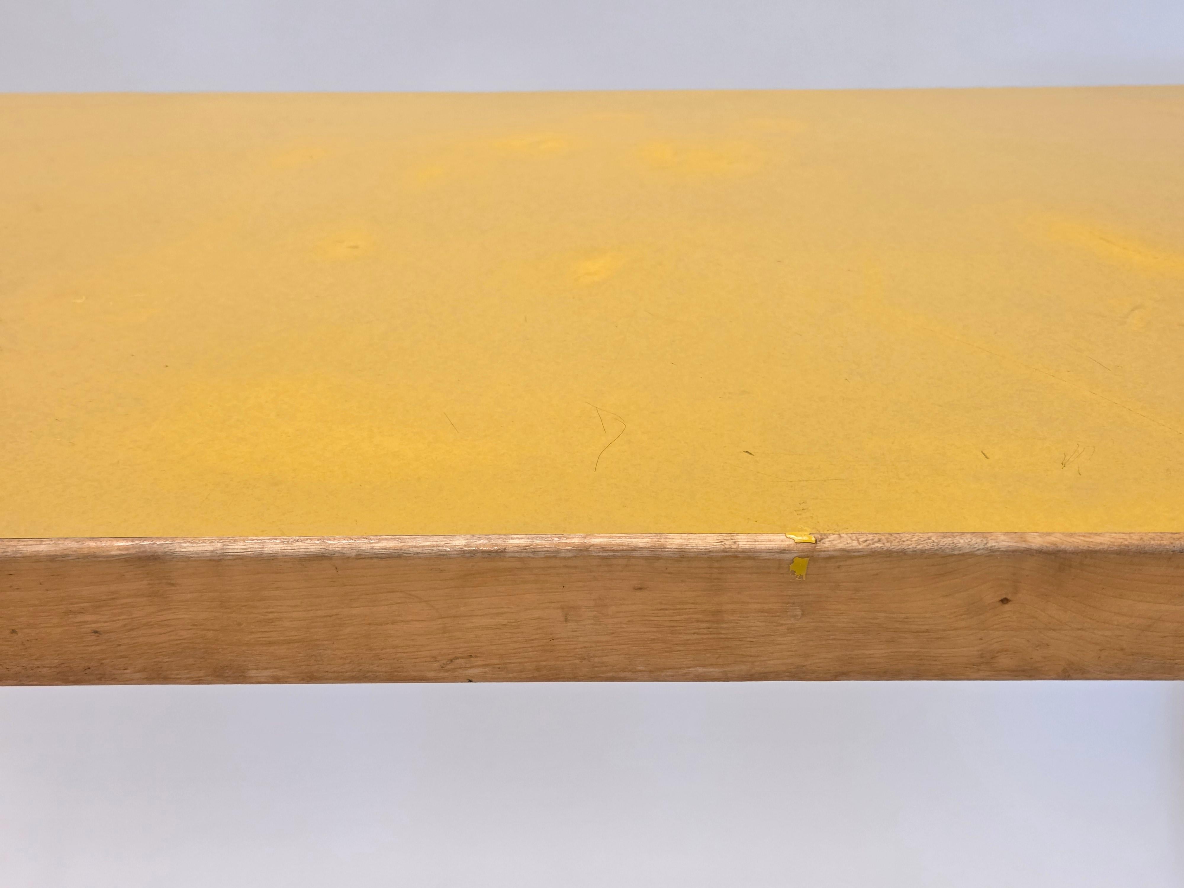 Tavolo con gambe a L di Alvar Aalto by Artek 1960s in vendita 3