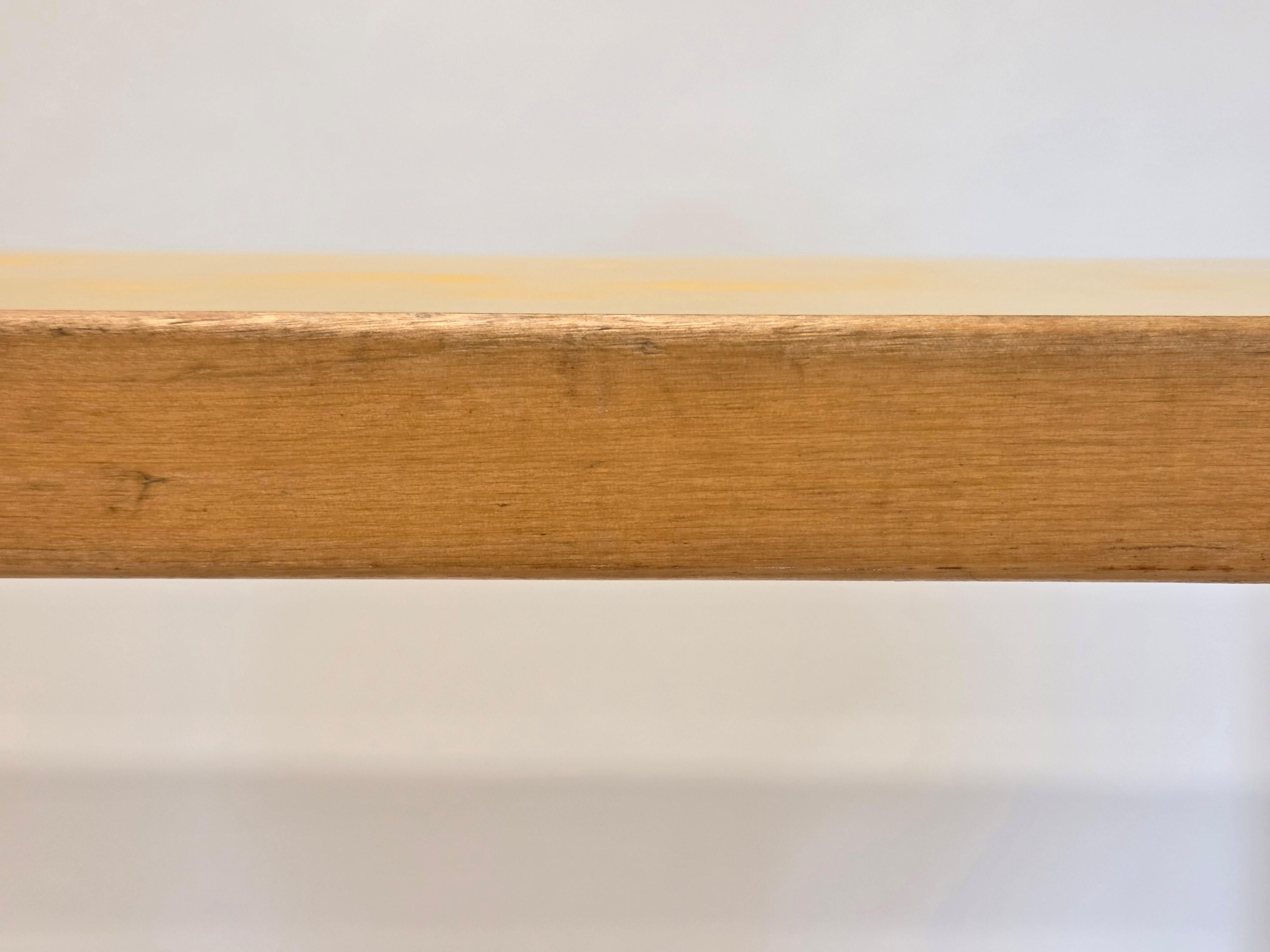 Tavolo con gambe a L di Alvar Aalto by Artek 1960s in vendita 5