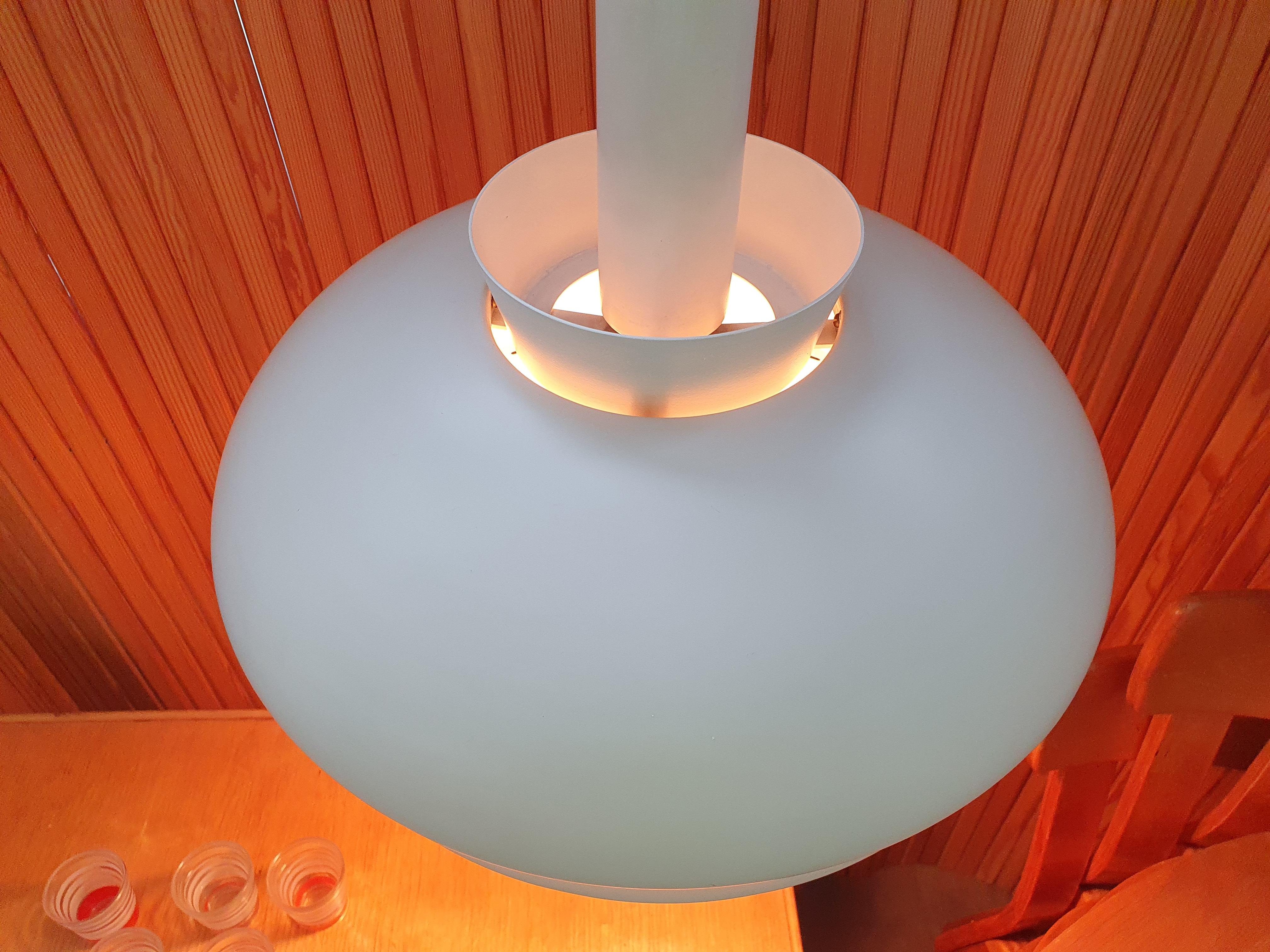 Alvar Aalto Lamp A335A by Valaistustyö In Good Condition For Sale In Espoo, FI
