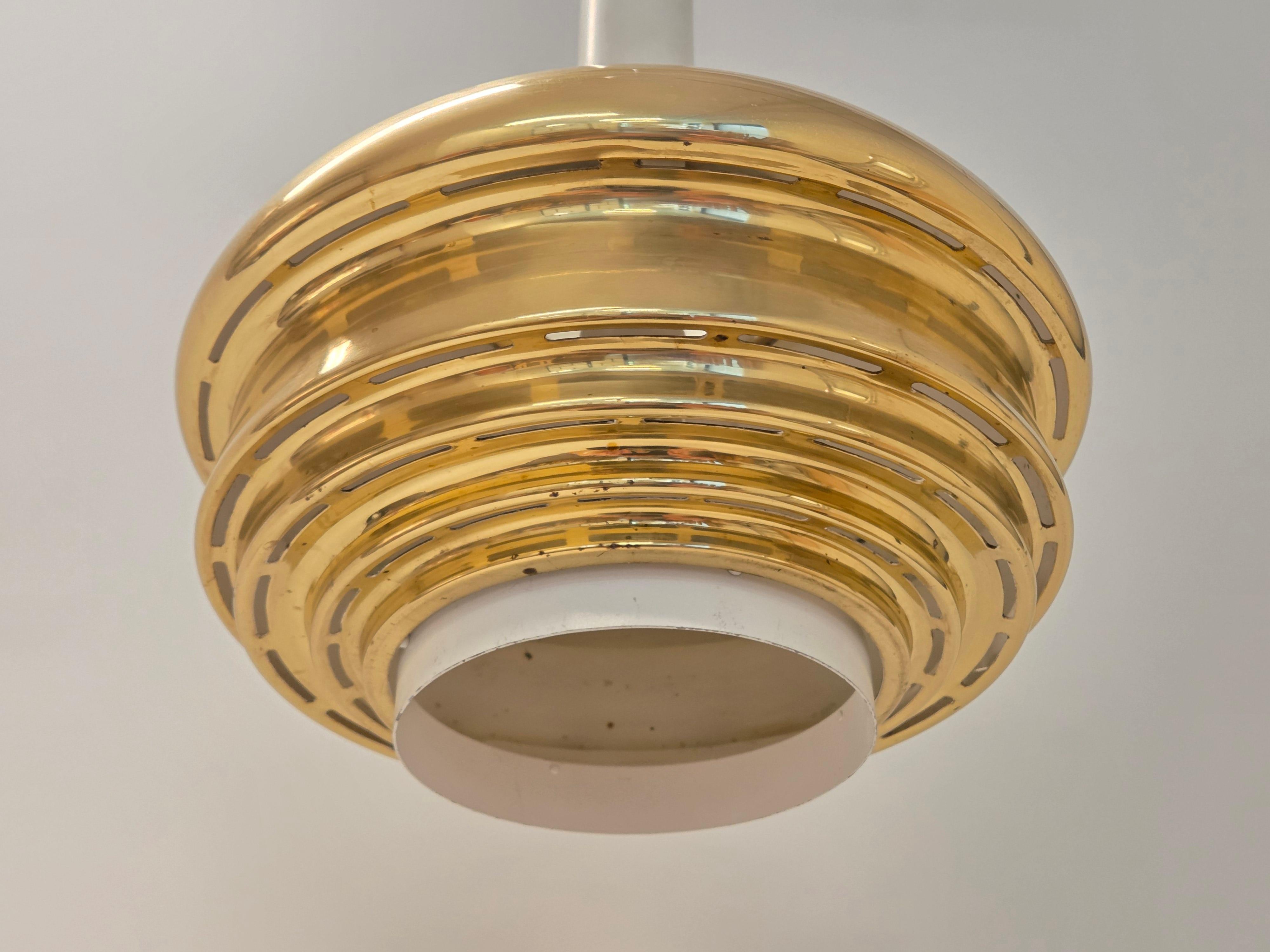 Finlandese Alvar Aalto Lamp A335B by Valaistustyö in vendita