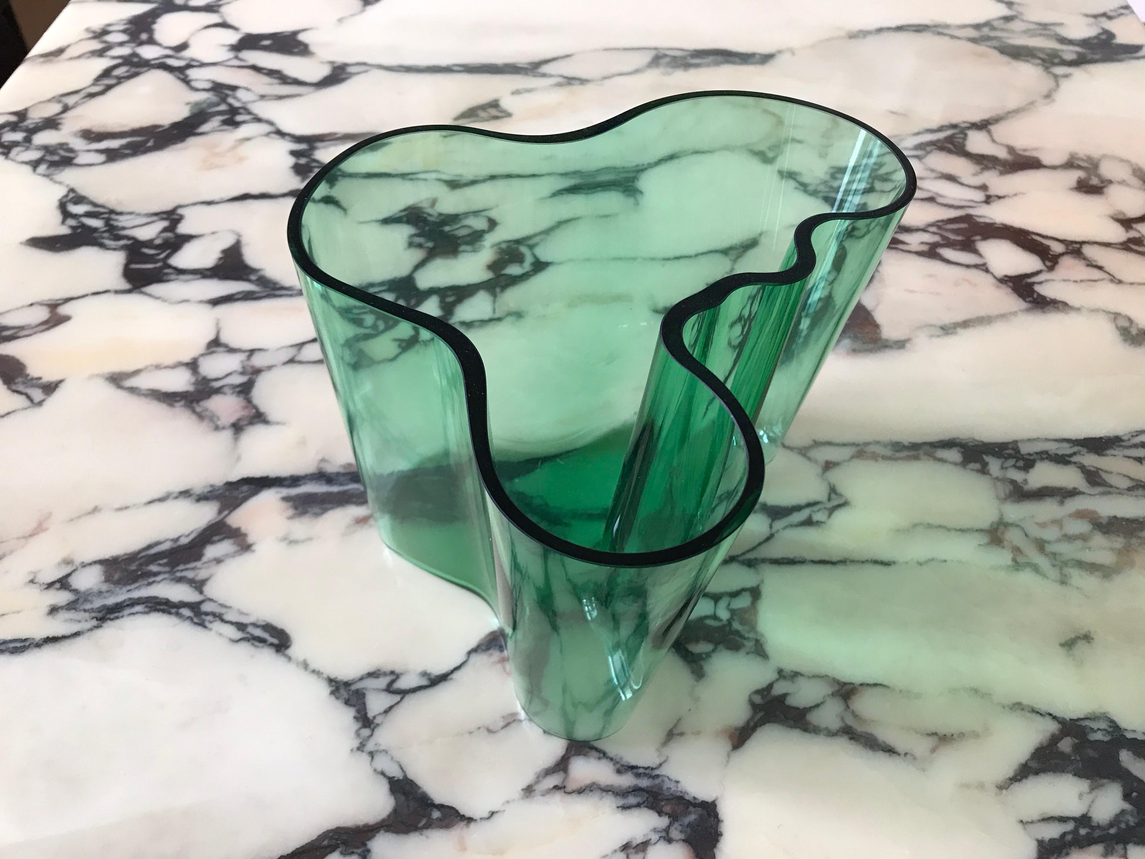 Große Savoy-Vase von Alvar Aalto in Smaragdgrün für Iittala im Angebot 3