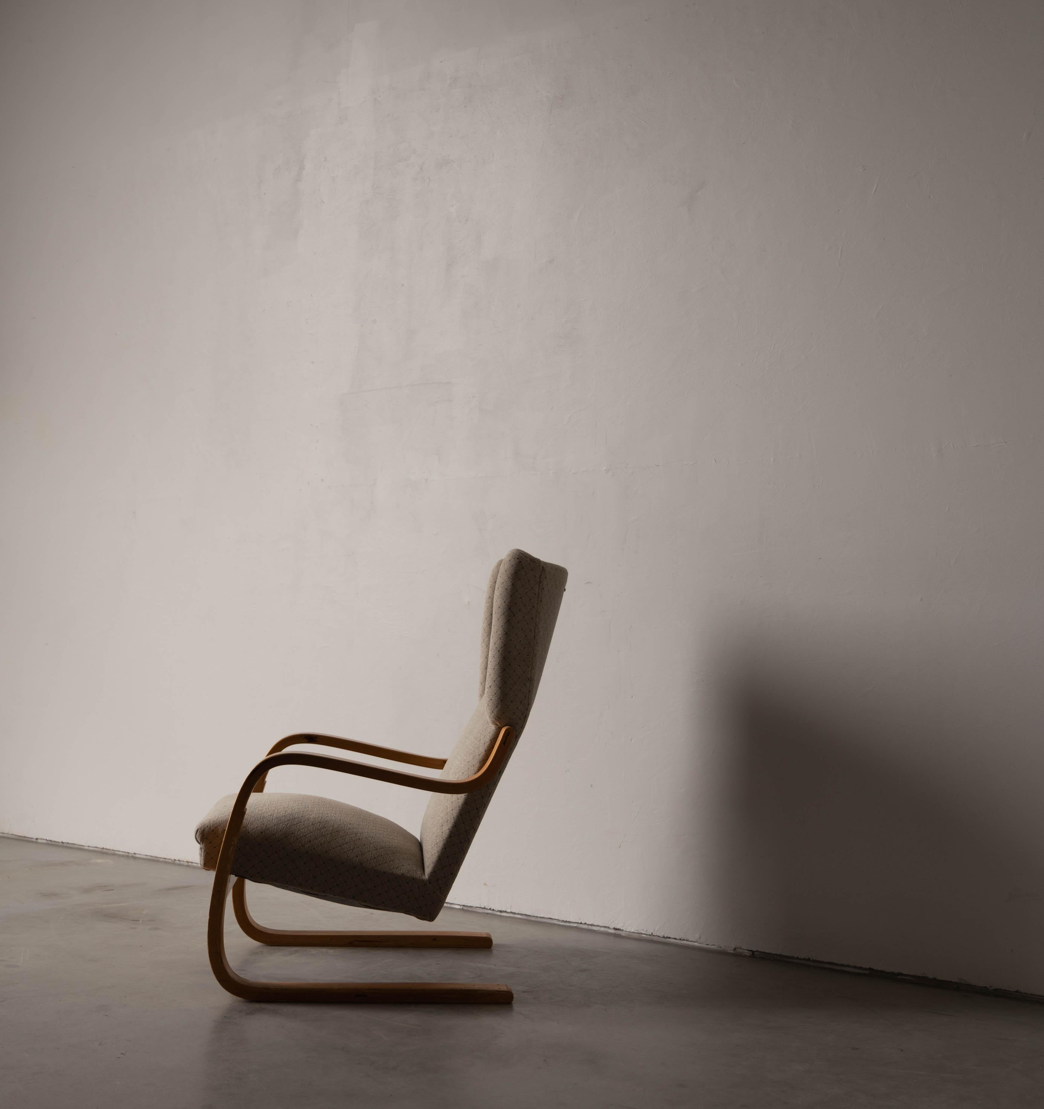 Mid-Century Modern Alvar Aalto, Lounge Chair, Birch, Fabric, Artek, Finland, c. 1970s