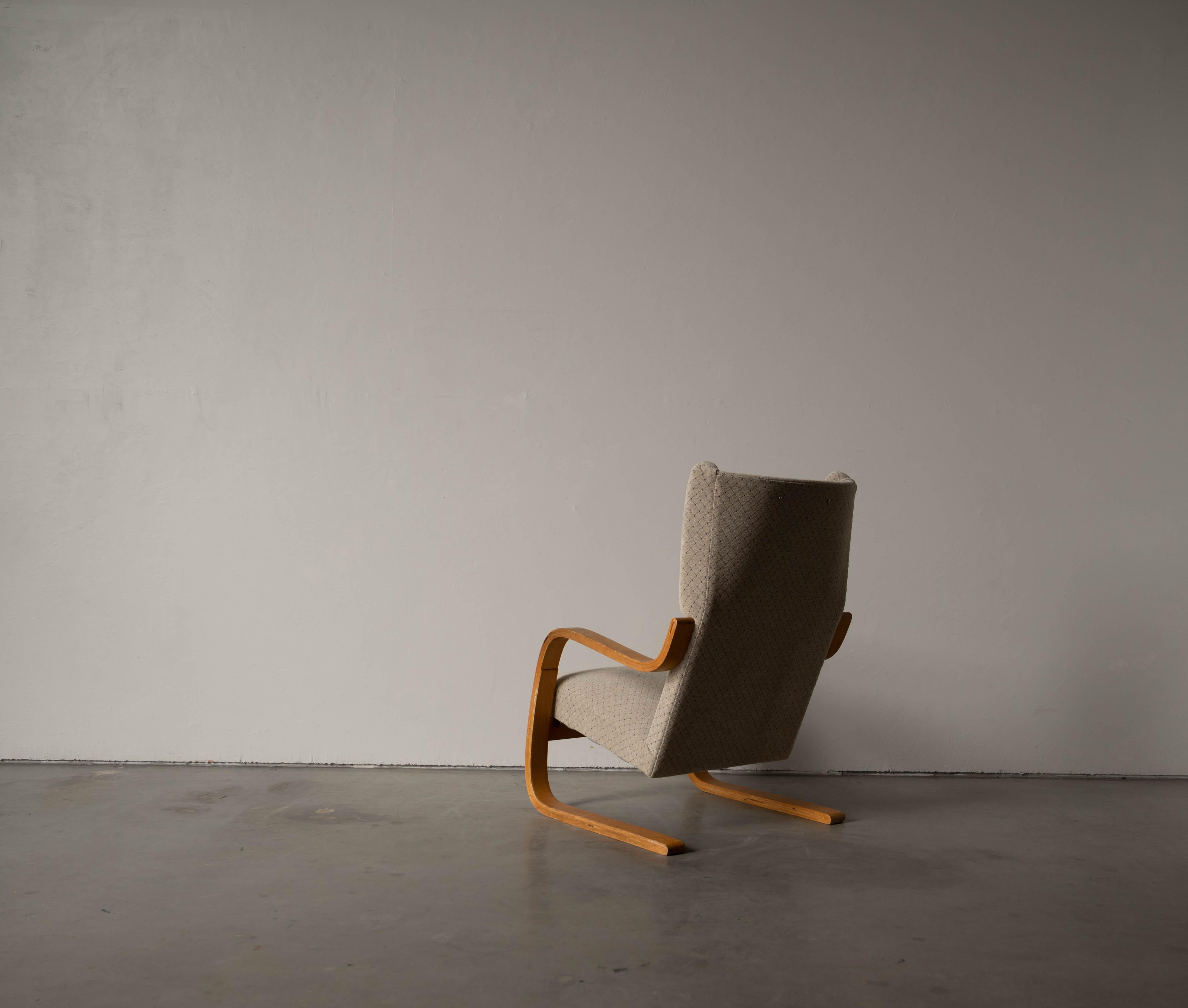 Late 20th Century Alvar Aalto, Lounge Chair, Birch, Fabric, Artek, Finland, c. 1970s
