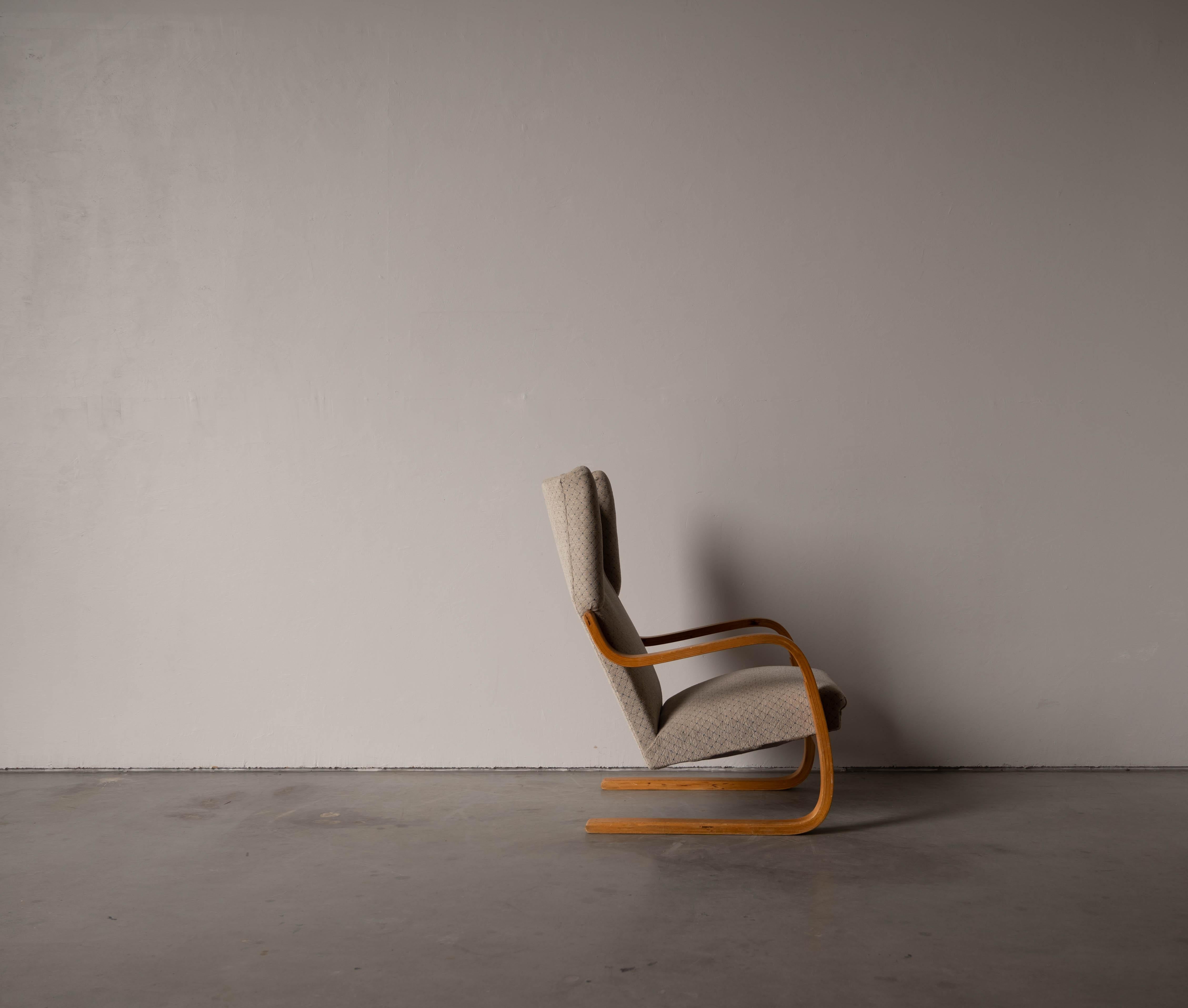 Alvar Aalto, Lounge Chair, Birch, Fabric, Artek, Finland, c. 1970s 3