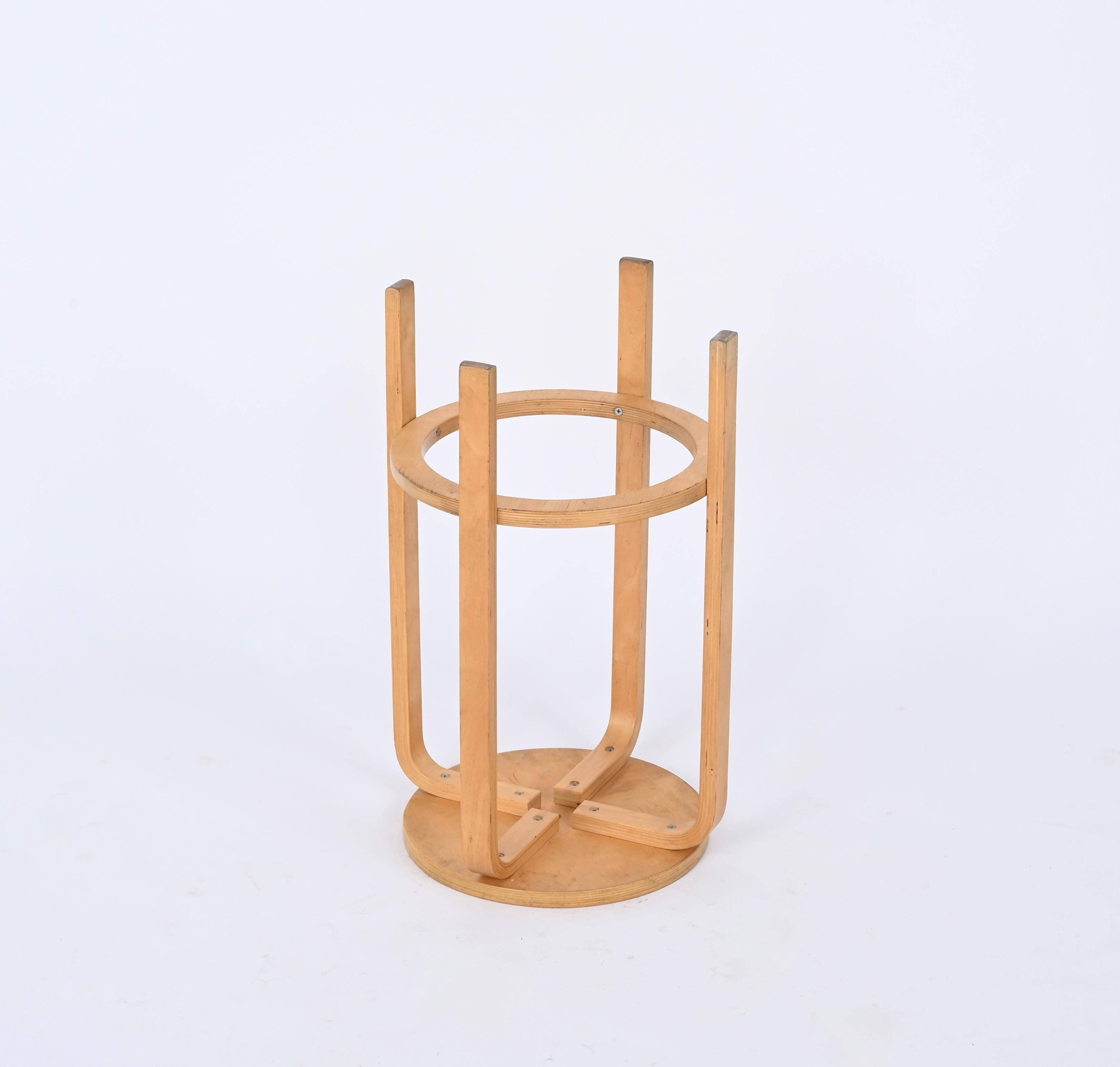 Alvar Aalto Taburetes o pedestales de abedul de mediados de siglo / Mesa auxiliar, 1970 3