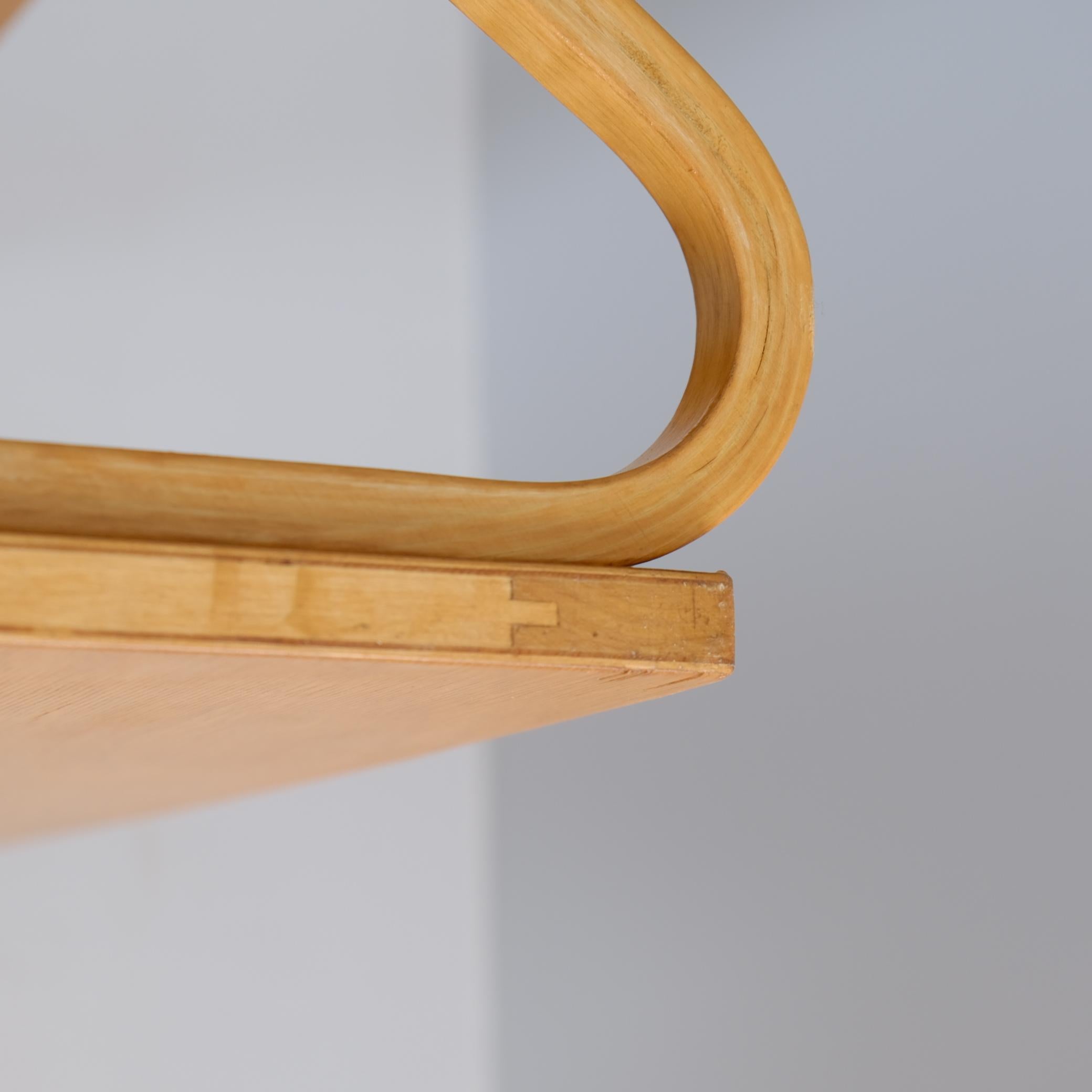 Estantería doble minimalista Alvar Aalto Modelo 112-2 de abedul, Artek Década de 1940 en venta 4