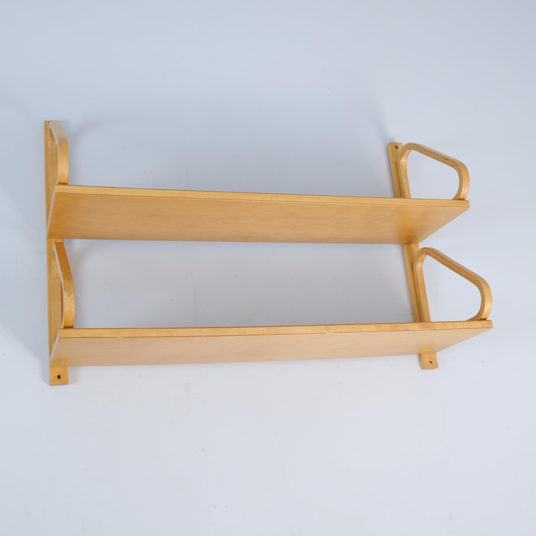Estantería doble minimalista Alvar Aalto Modelo 112-2 de abedul, Artek Década de 1940 Moderno de mediados de siglo en venta
