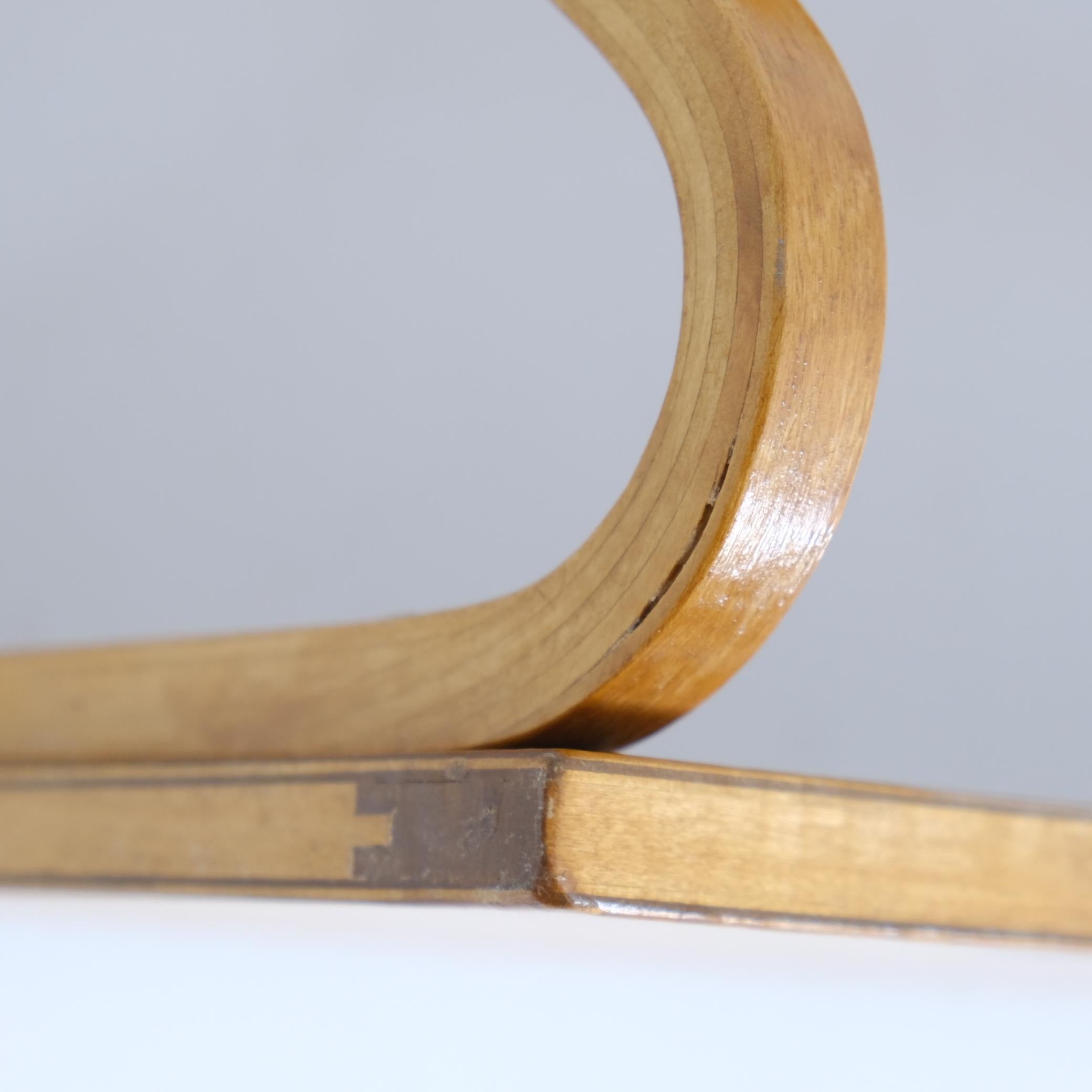 Estantería doble minimalista Alvar Aalto Modelo 112-2 en abedul, Artek Años 50 en Bueno estado para la venta en Helsinki, FI