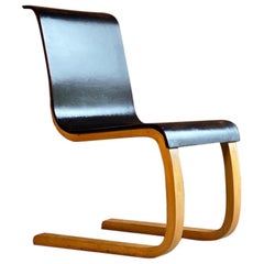 Chaise d'appoint cantilever modèle 21 d'Alvar Aalto:: Finmar:: Finlande:: vers 1934