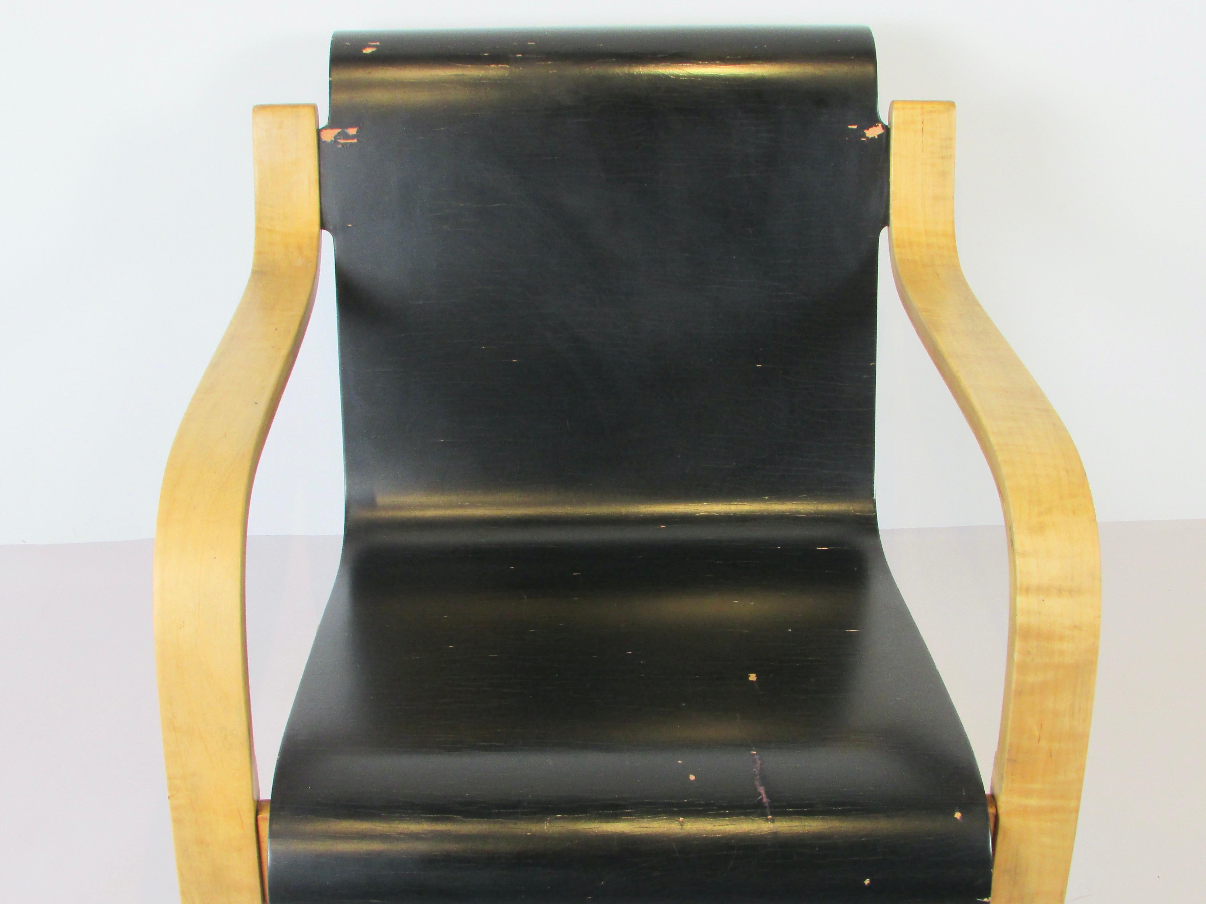 Alvar Aalto Model 31 Cantilevered Lounge Chair For Sale 5
