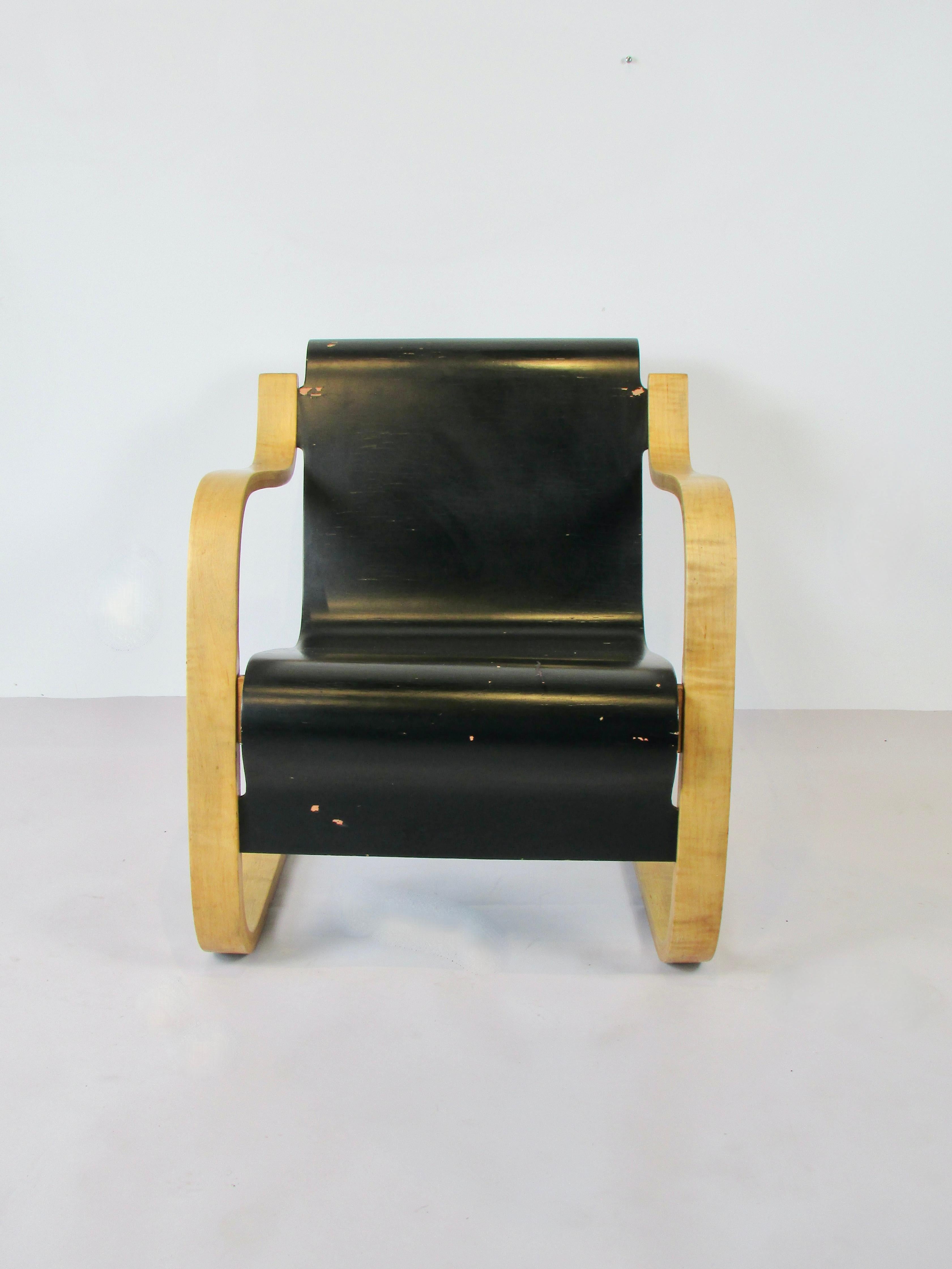 Birch Alvar Aalto Model 31 Cantilevered Lounge Chair For Sale