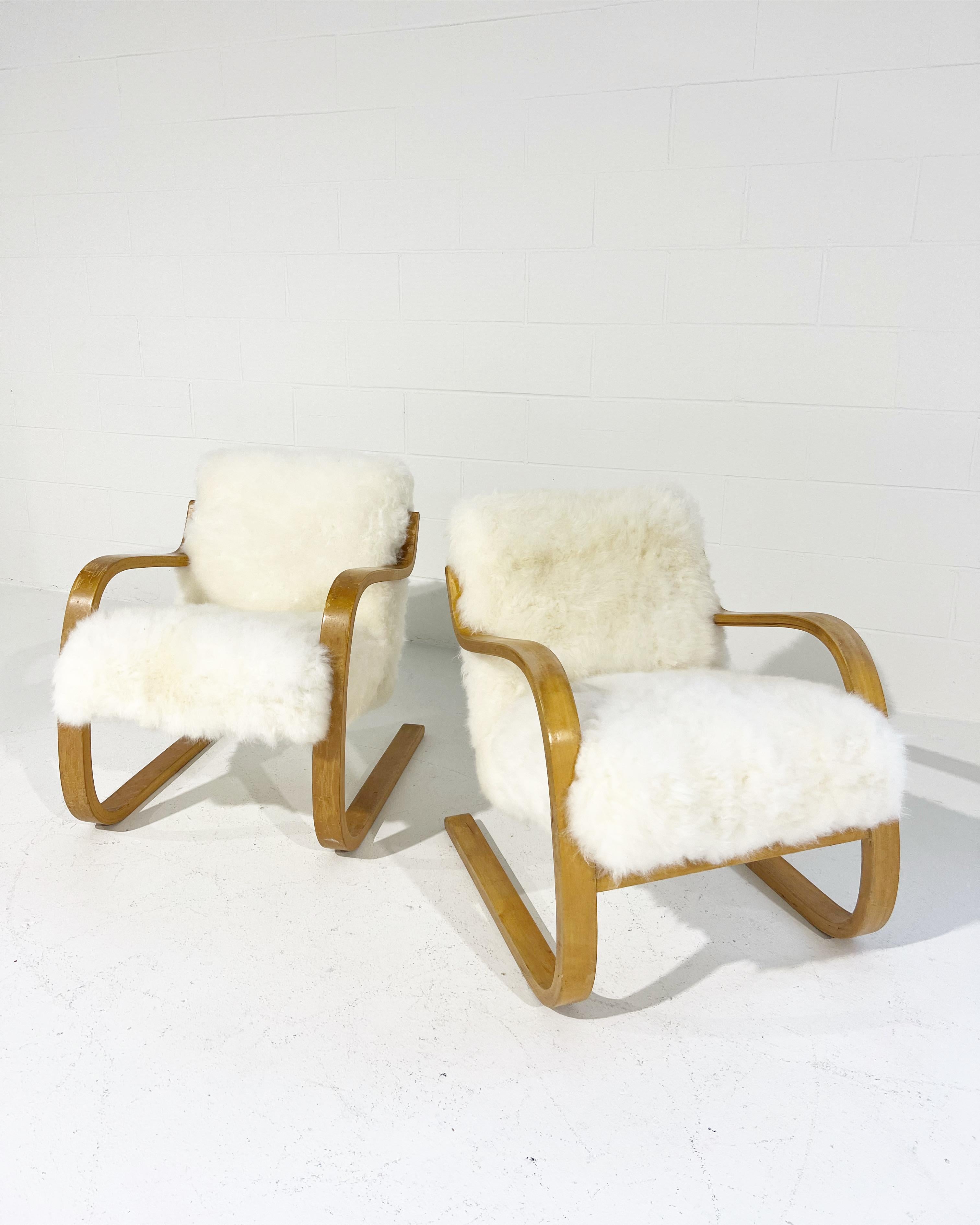 Alvar Aalto Model 34/402 Chairs in Cashmere Shearling In Good Condition In SAINT LOUIS, MO