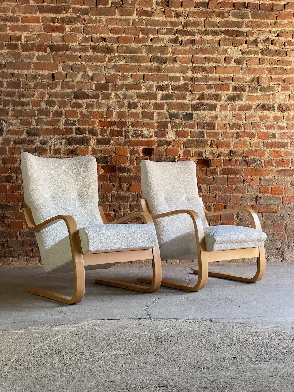 Alvar Aalto Model 401 lounge chair in Bouclé Finland Circa 1938 No: 2

Alvar Aalto Model 401 lounge chair Finland Circa 1938, the cantilevered birch ’S' shaped frame upholstered in white Bouclé upholstery, early original version pre added 'ears'