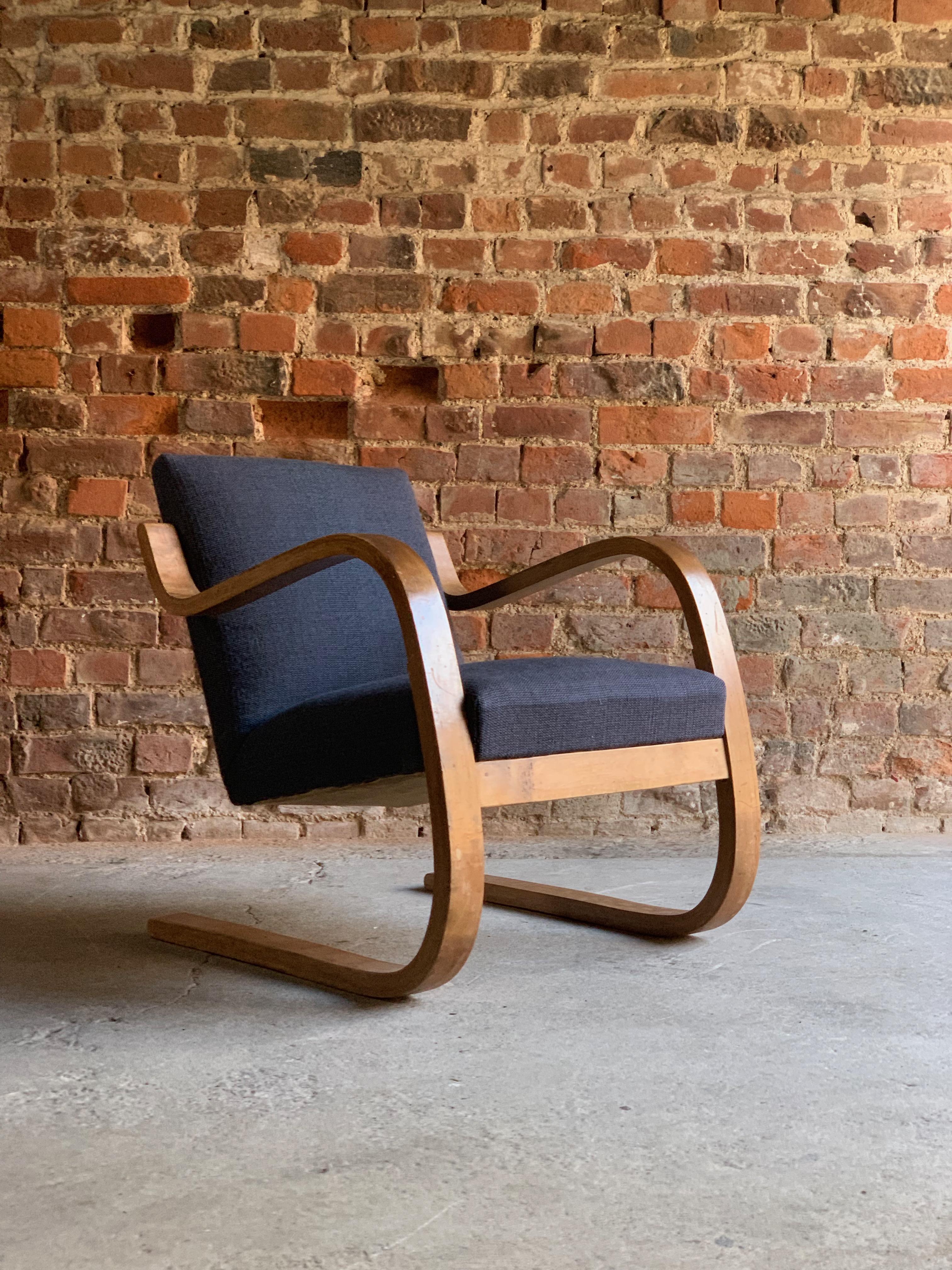 Alvar Aalto Model 402 Lounge Chair, circa 1930s 4