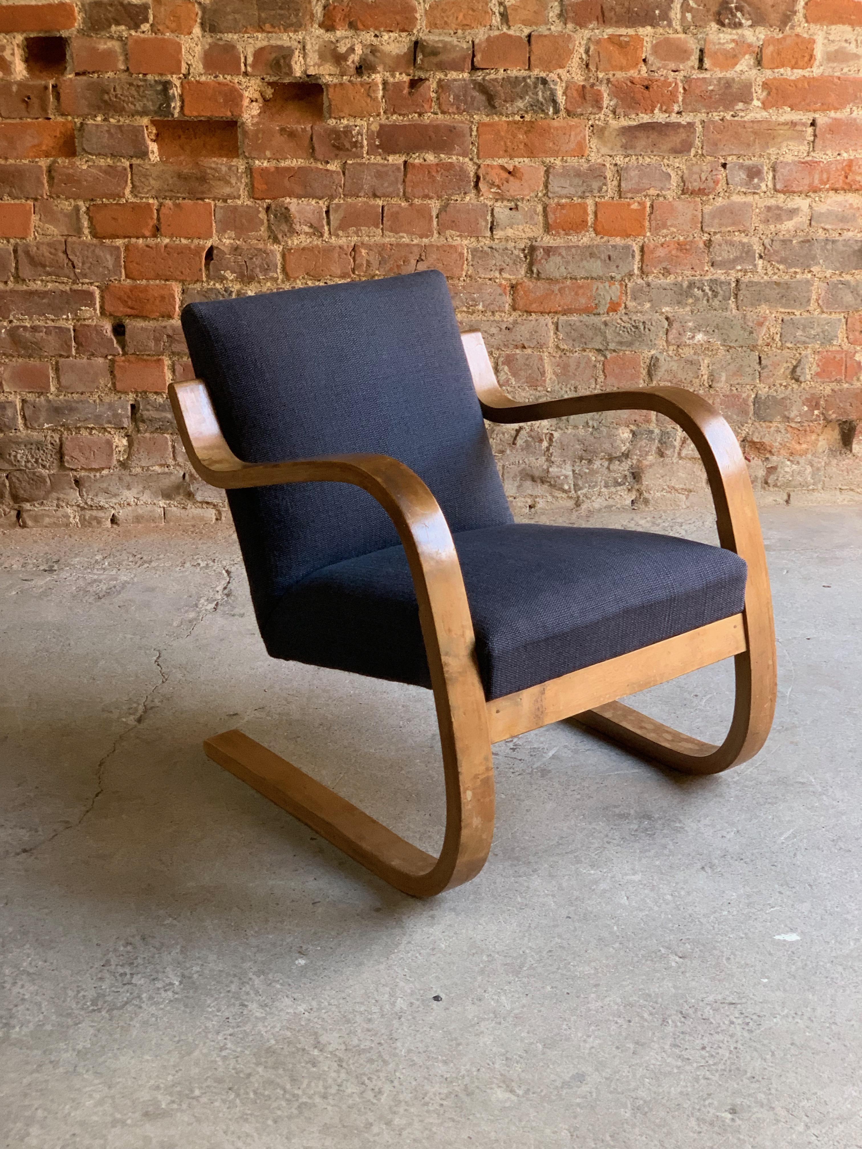 Alvar Aalto Model 402 Lounge Chair, circa 1930s In Good Condition In Longdon, Tewkesbury