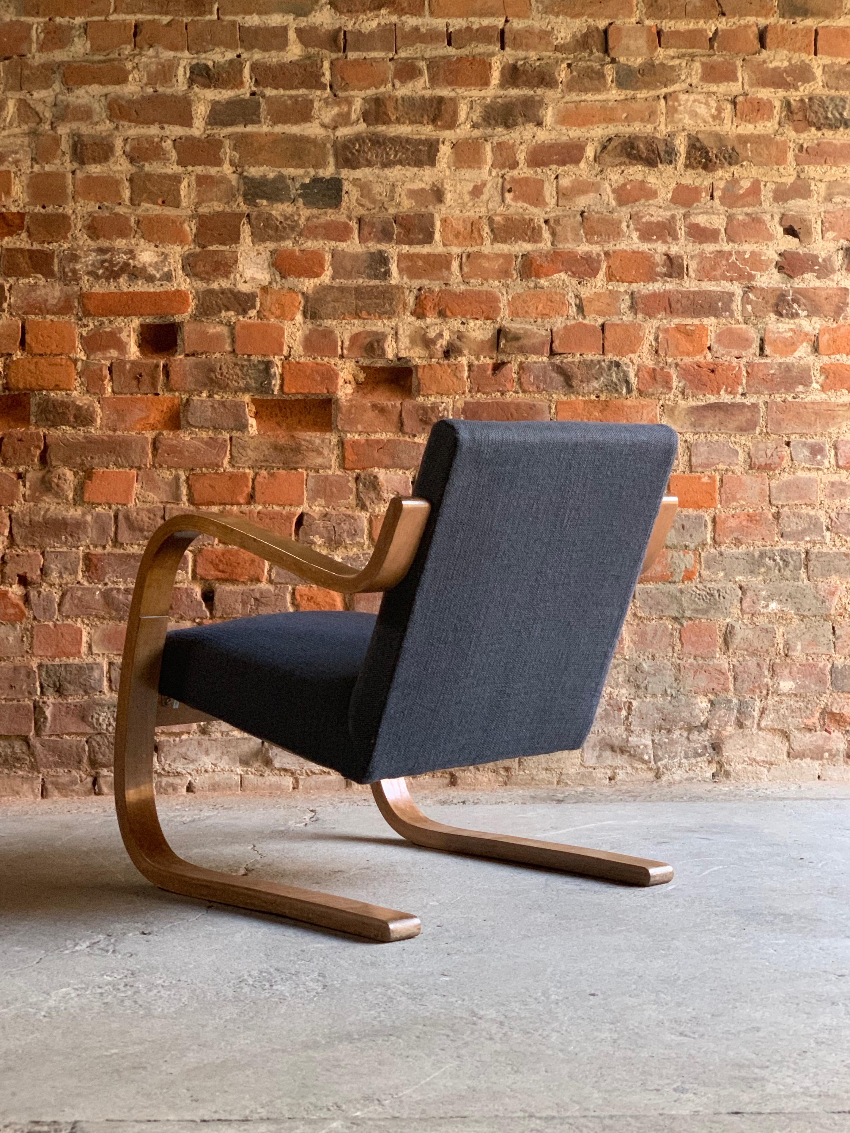 Alvar Aalto Model 402 Lounge Chair, circa 1930s 1