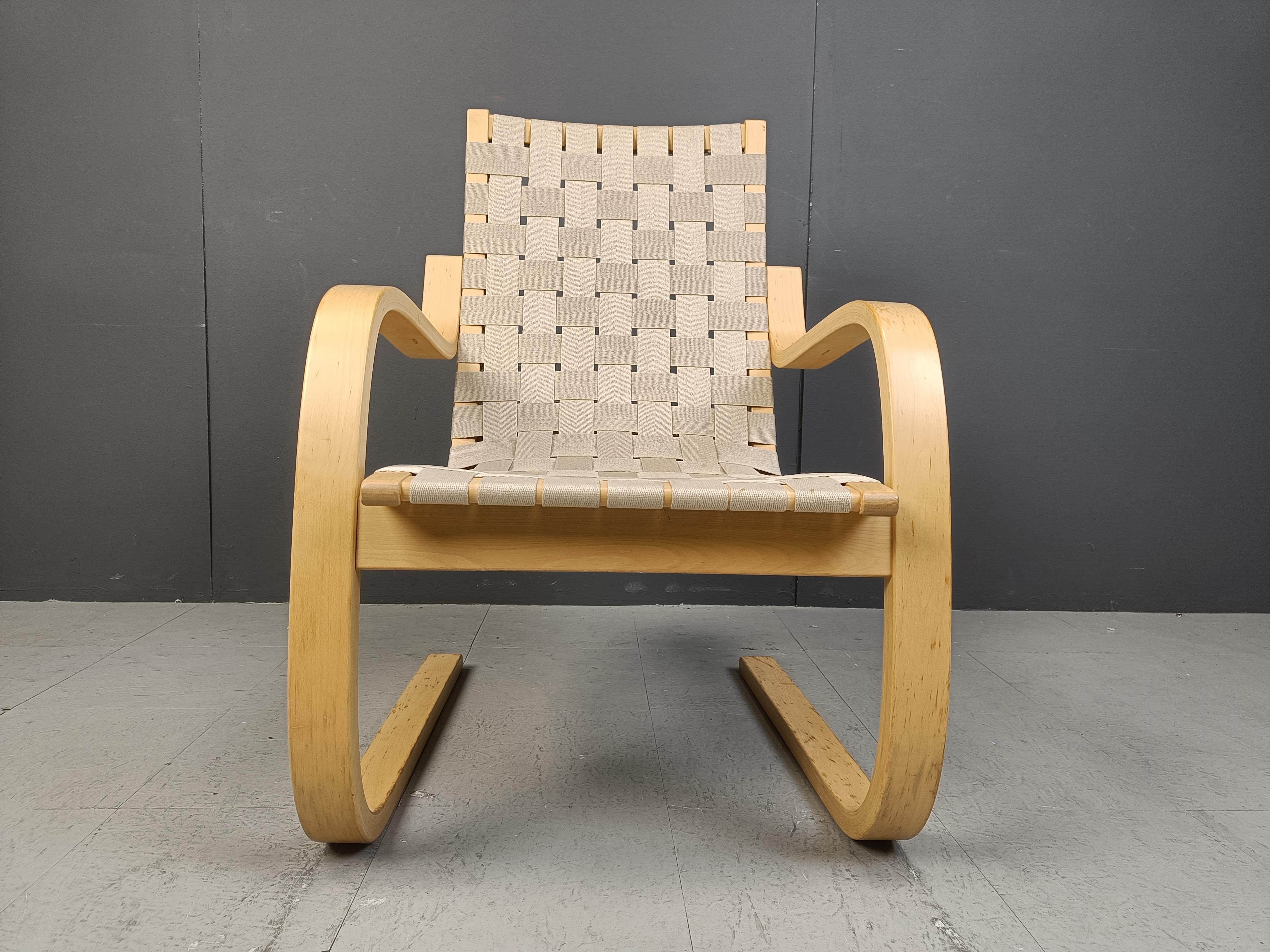 Alvar Aalto Model 406 armchair for Artek, 1970s In Good Condition In Leuven, Vlaams Gewest