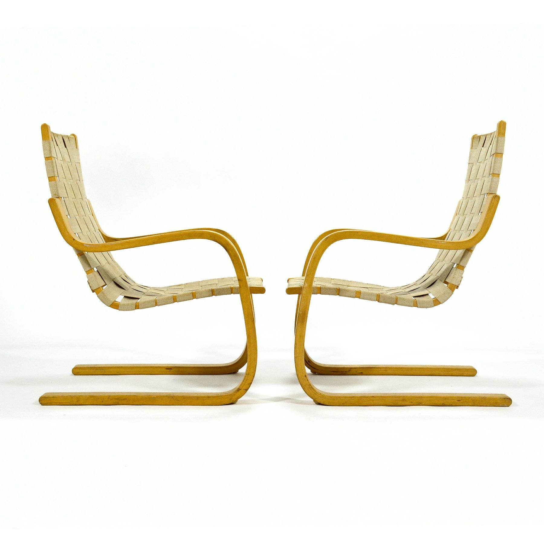 Scandinavian Modern Alvar Aalto Model 406 Lounge Chairs For Sale