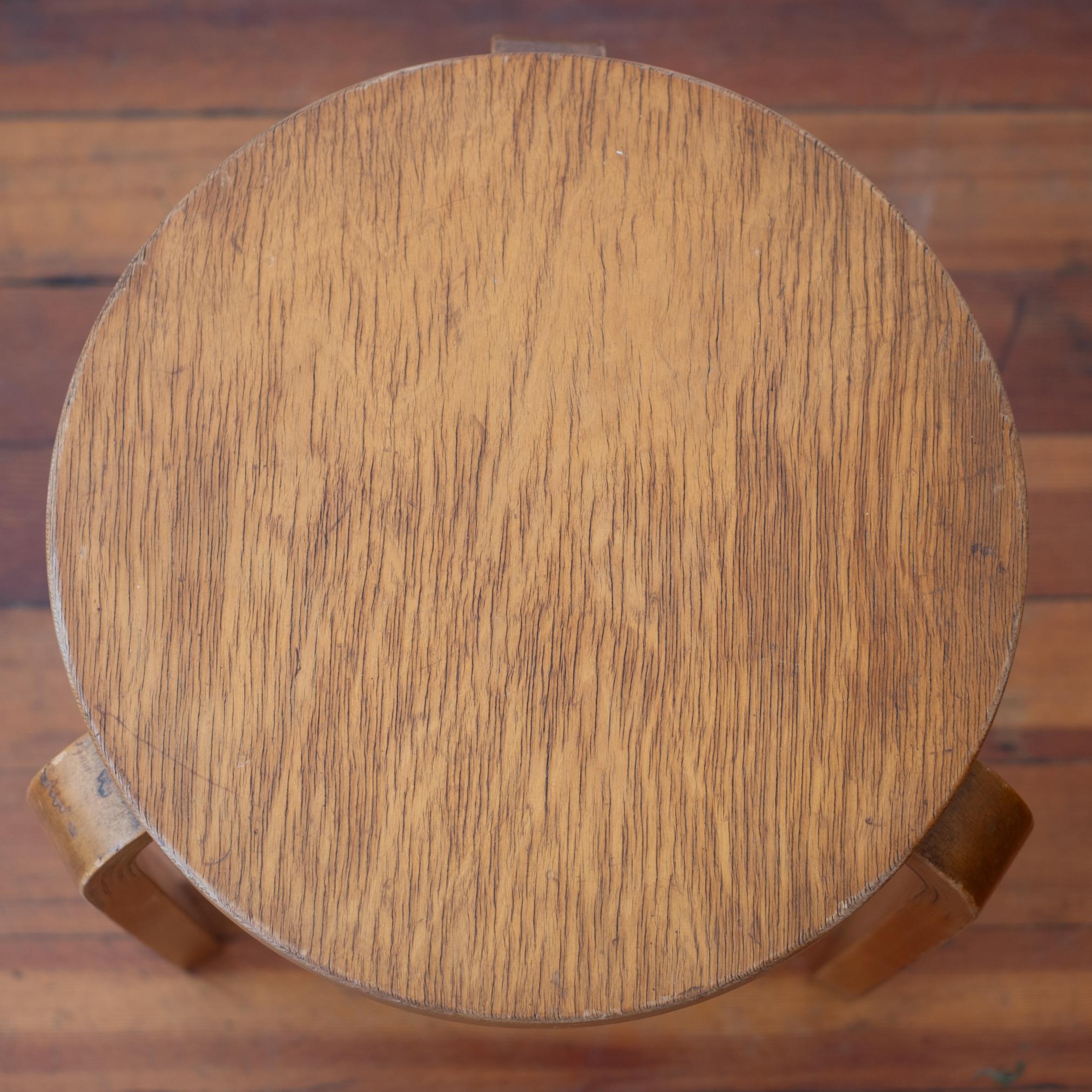 Alvar Aalto+Aalto Model 60 Stackable Stool for Finsven 1940s (Tabouret empilable pour Finsven) en vente 3