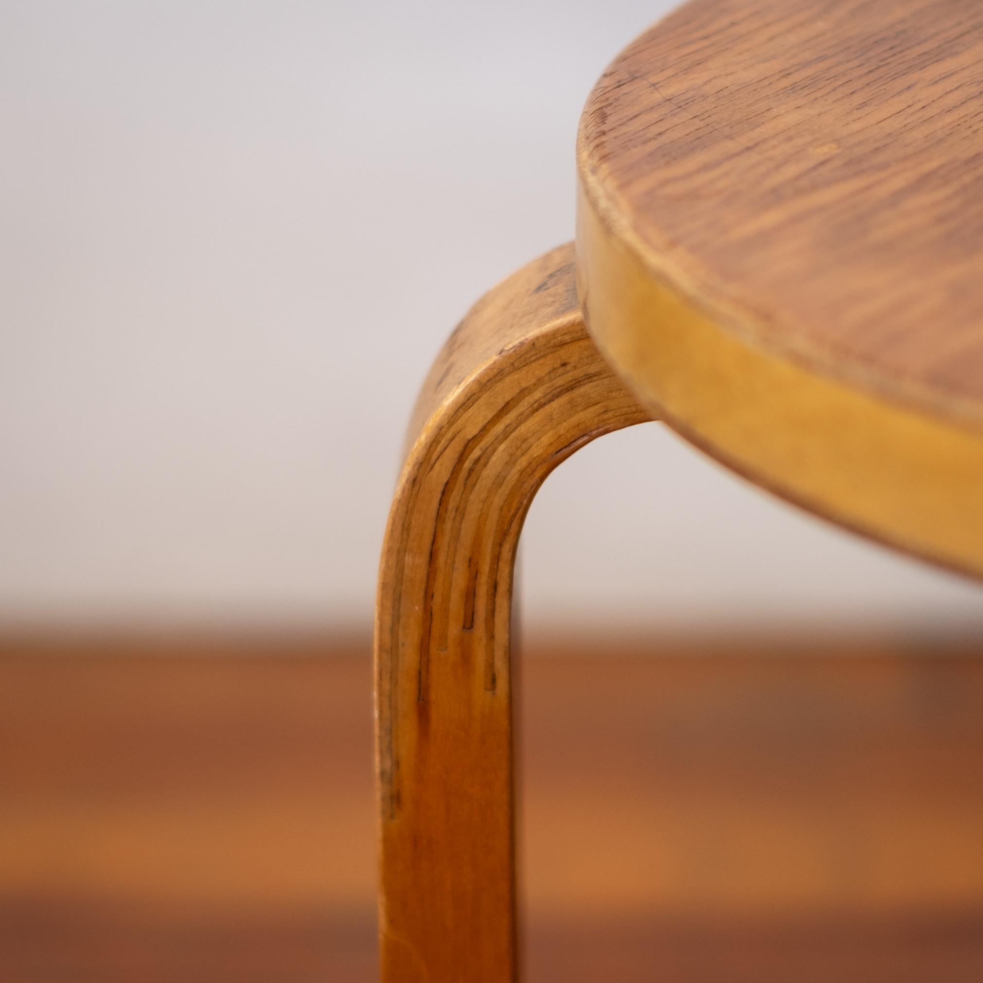 Alvar Aalto+Aalto Model 60 Stackable Stool for Finsven 1940s (Tabouret empilable pour Finsven) en vente 5
