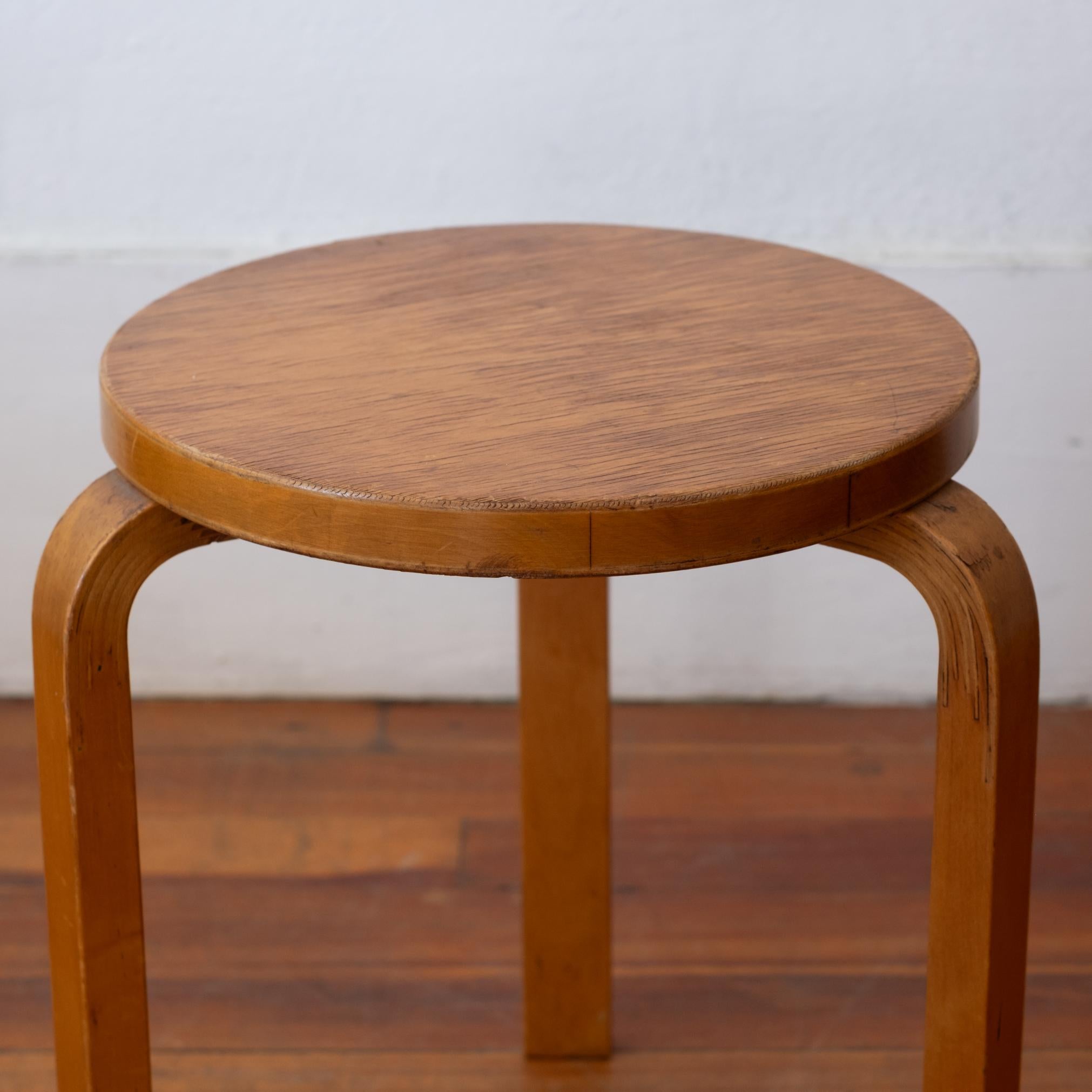 Alvar Aalto+Aalto Model 60 Stackable Stool for Finsven 1940s (Tabouret empilable pour Finsven) en vente 6