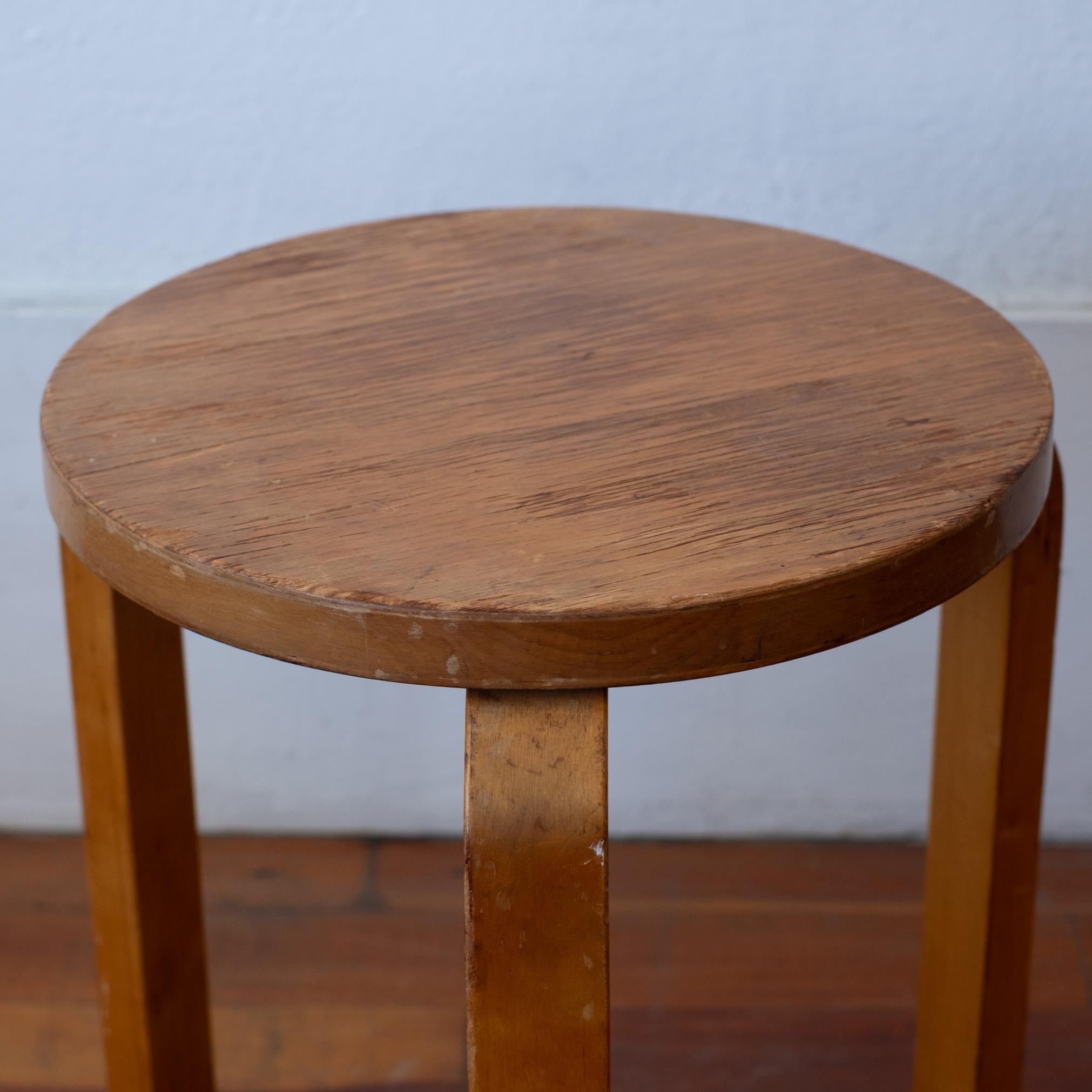 Bouleau Alvar Aalto+Aalto Model 60 Stackable Stool for Finsven 1940s (Tabouret empilable pour Finsven) en vente
