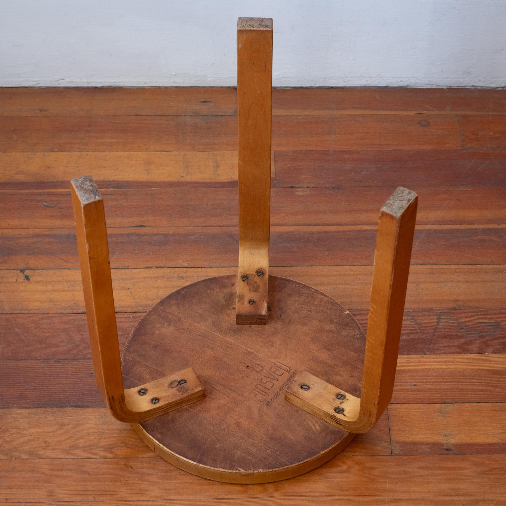 Alvar Aalto+Aalto Model 60 Stackable Stool for Finsven 1940s (Tabouret empilable pour Finsven) en vente 1