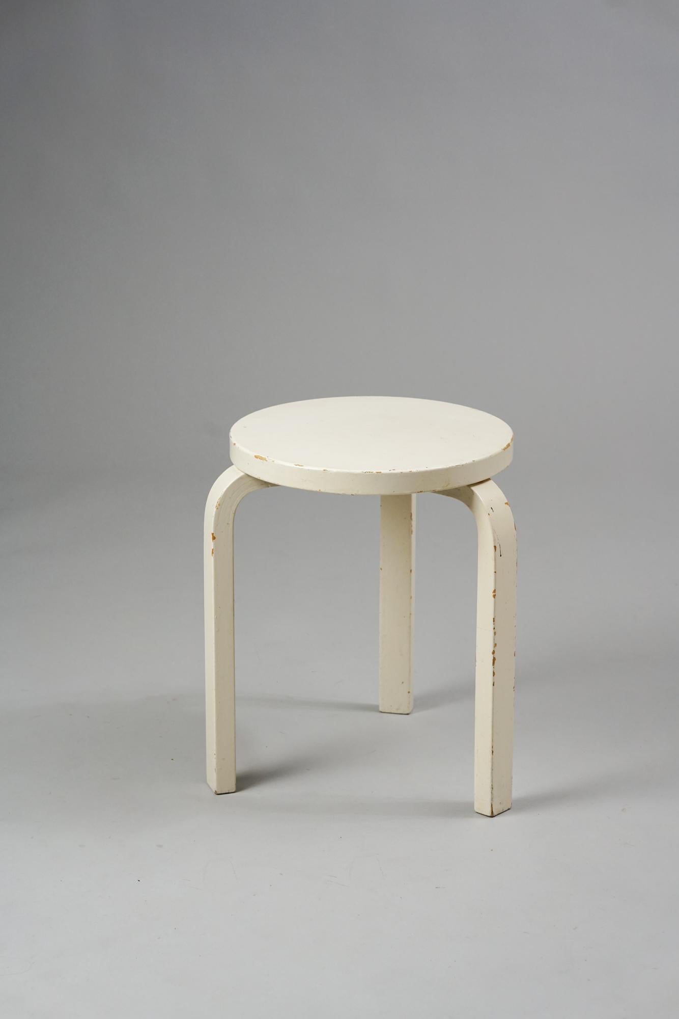 Alvar Aalto Model 60 Stool, circa 1940s. Manufactured by O.Y Huonekalu- ja Rakennustyötehdas A.B in Finland. Bent solid birch and birch plywood. Heavy patina.

The model 60 stool was first introduced in 1933 in the Fortnum and Mason's Exhibition