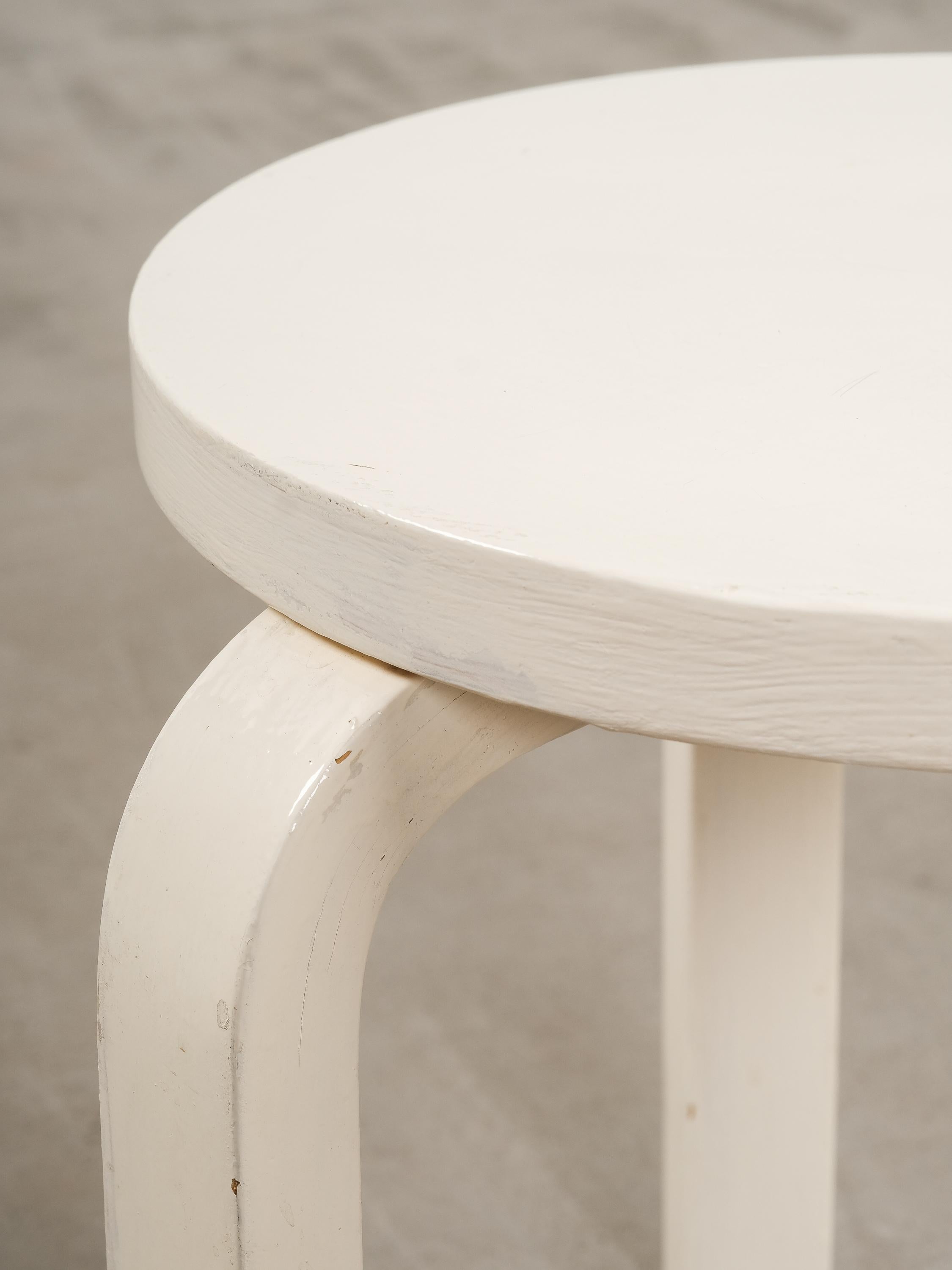 Alvar Aalto Model 60 Stool, circa 1950s In Good Condition In Karis, Nyland