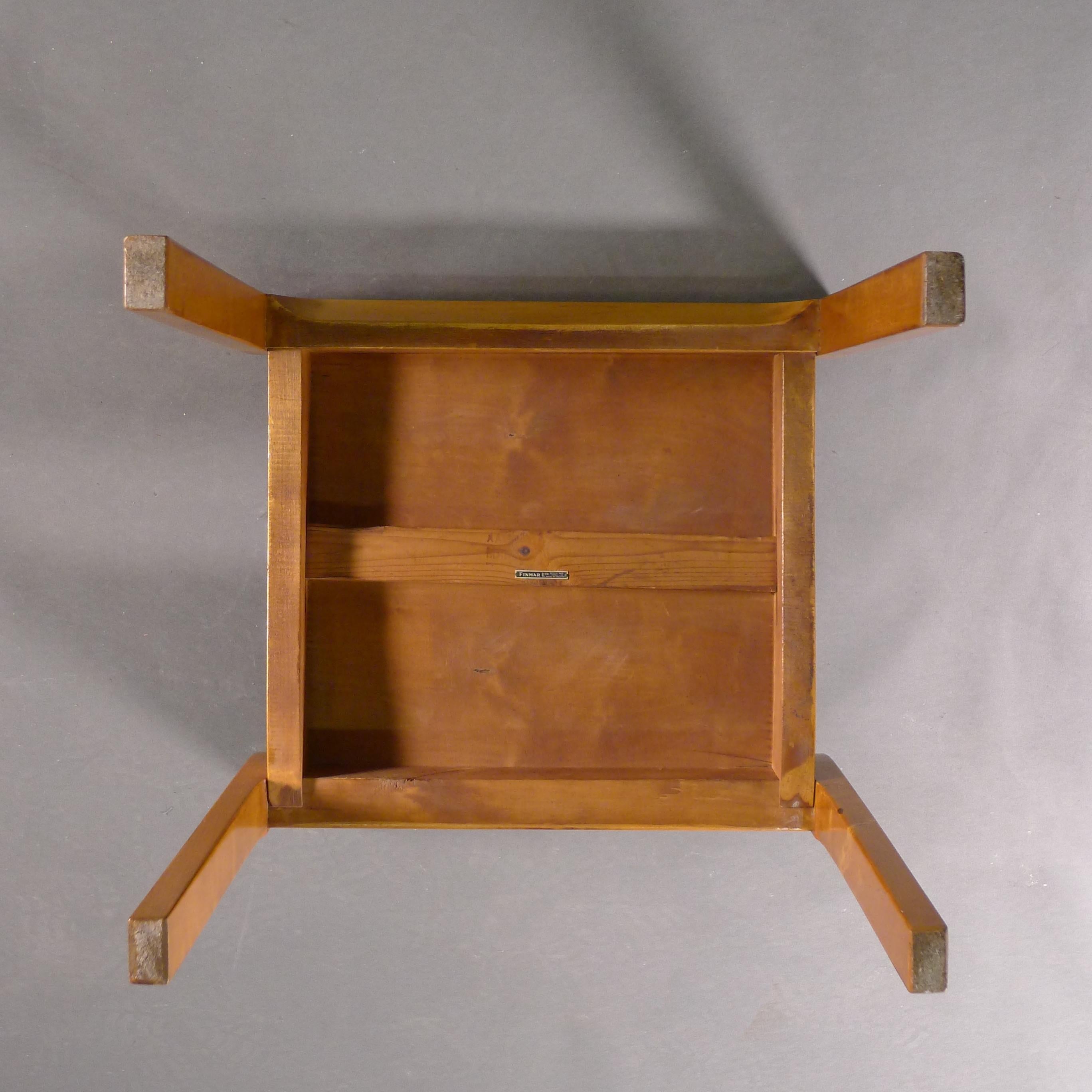 Alvar Aalto, Modell 611, Stapelbarer Stuhl von Finmar, Aino Aalto zugeschriebener Stoff im Angebot 2