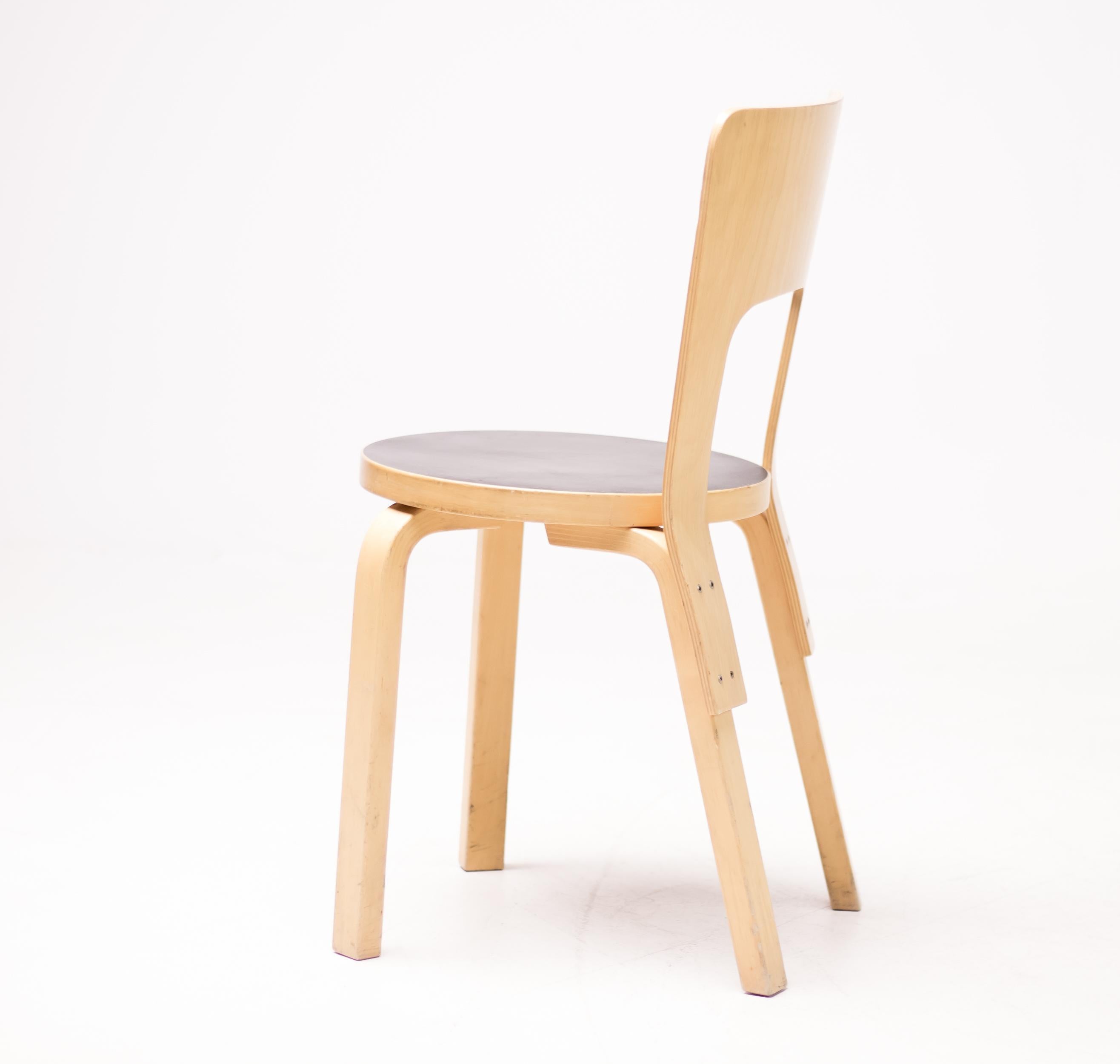 Alvar Aalto Modell 66 Stühle im Zustand „Gut“ in Dronten, NL