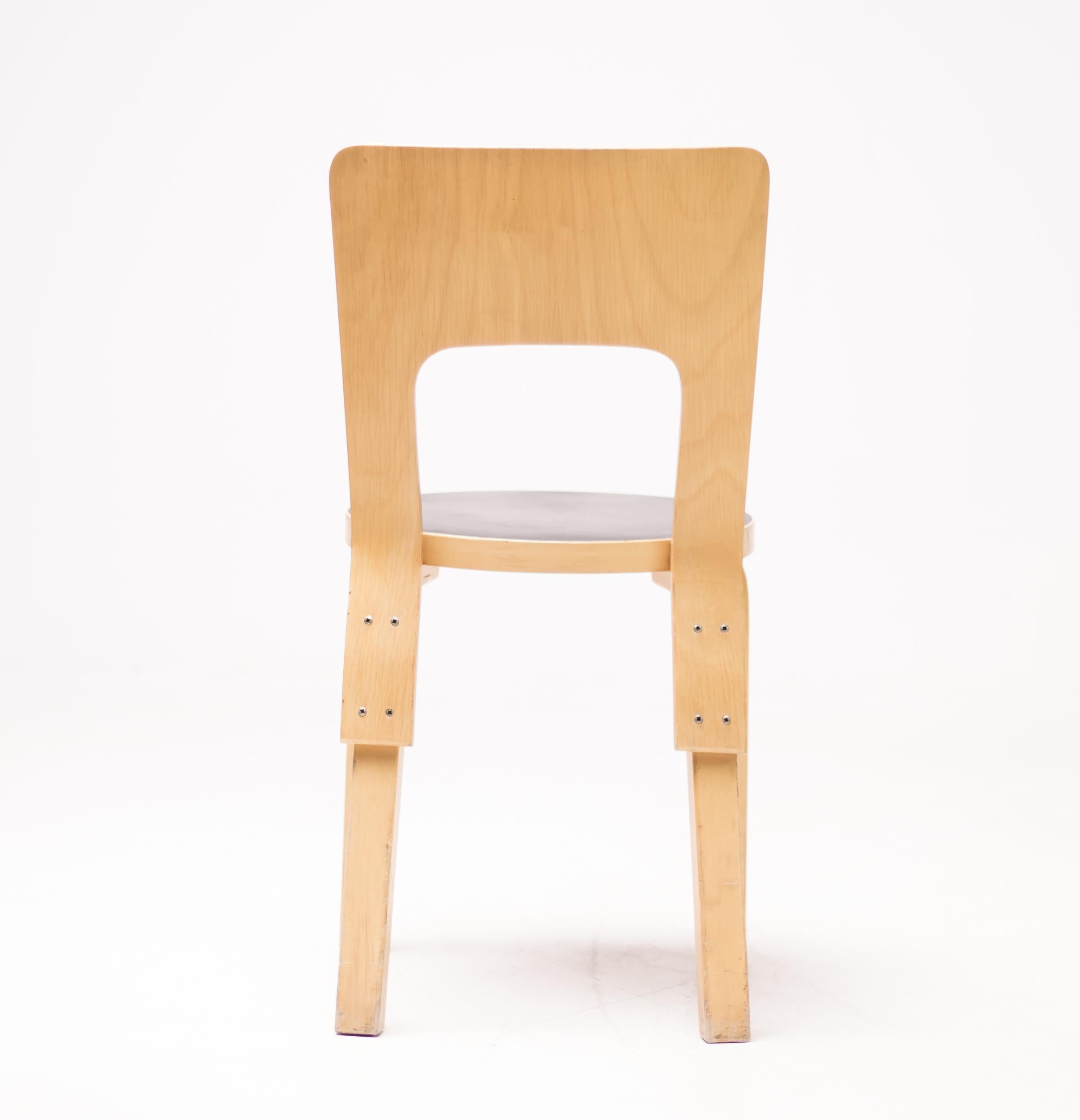 Alvar Aalto Modell 66 Stühle (Birke)