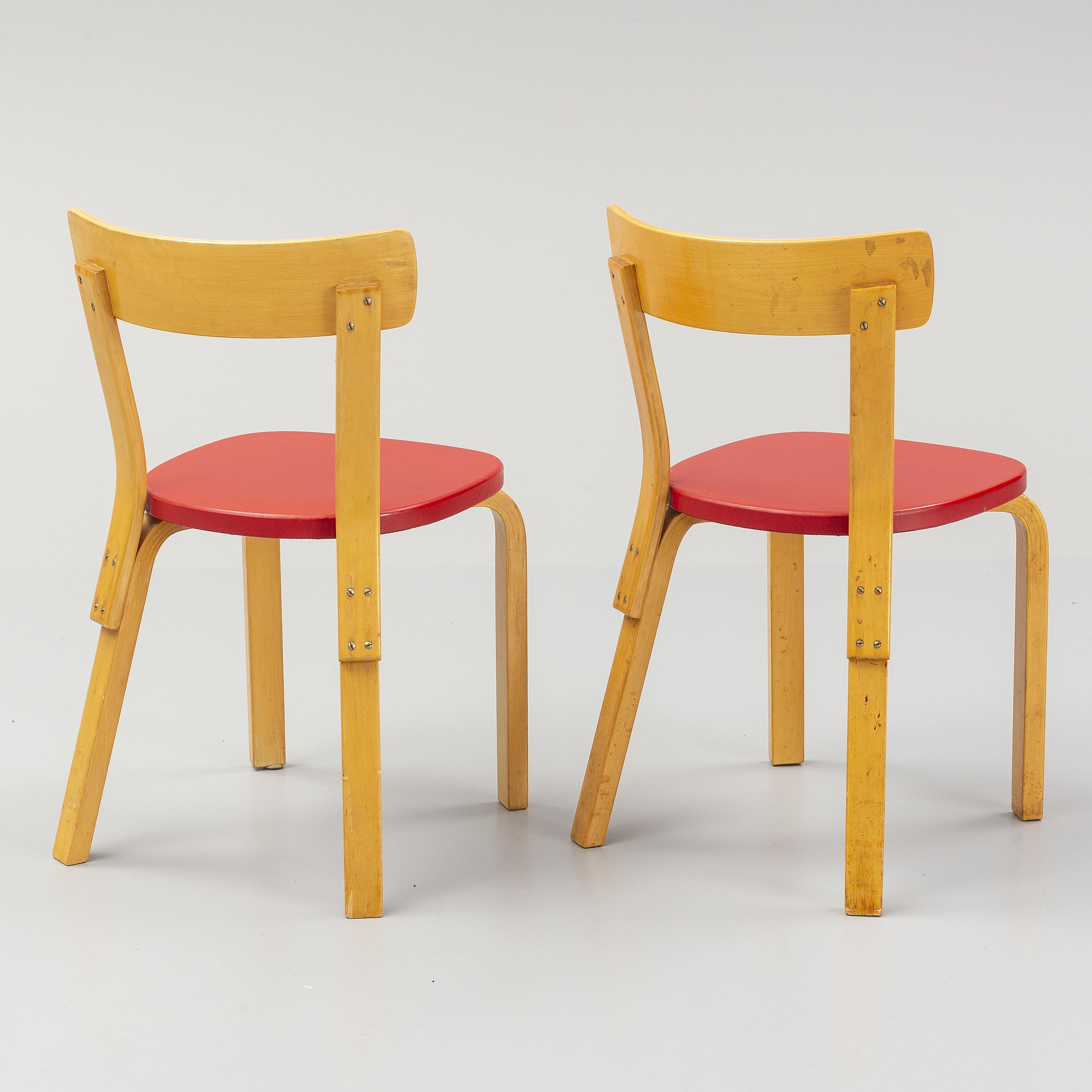 Alvar Aalto, Model 69 Chair, Set of 4 from 1950 In Good Condition For Sale In Madrid, ES