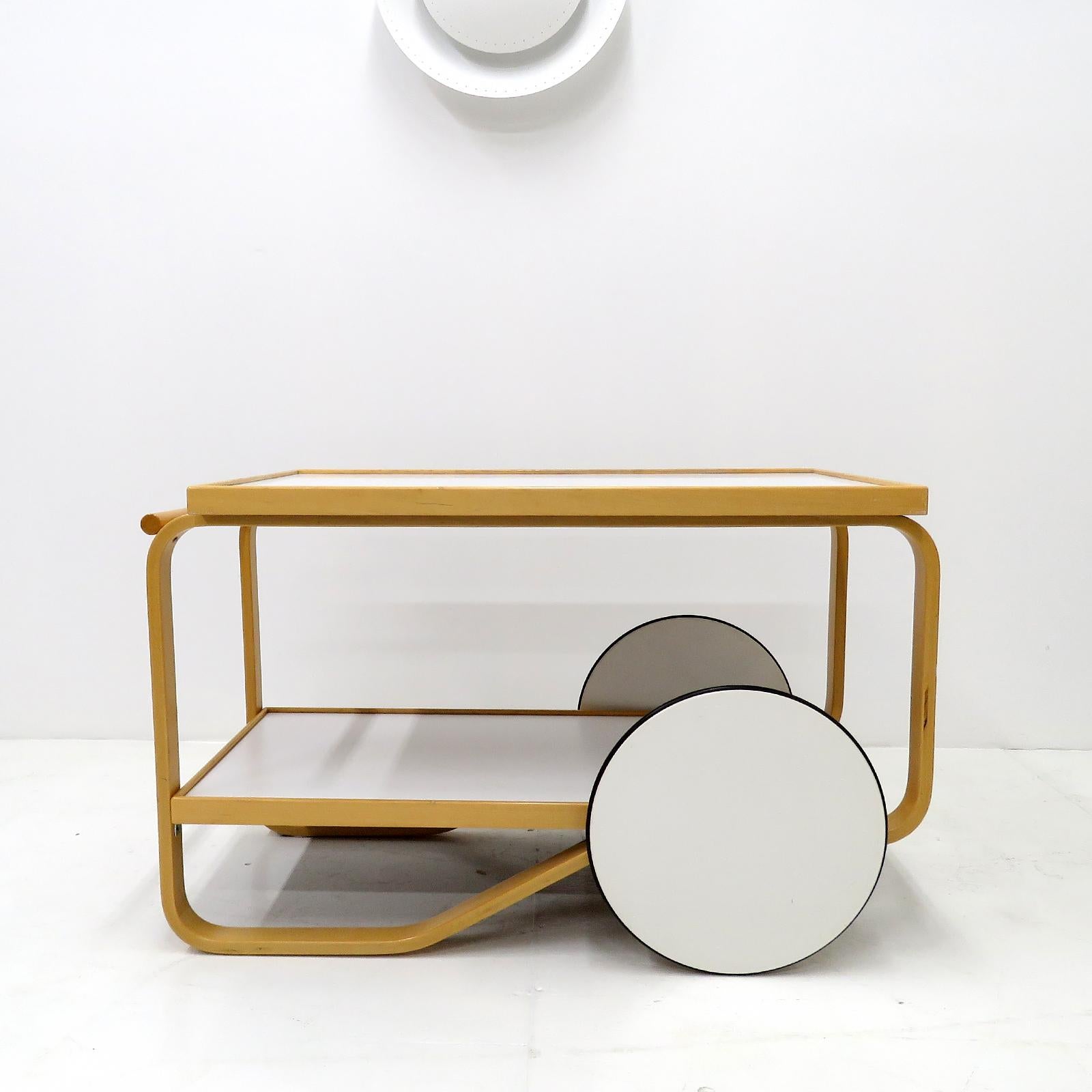 Laminated Alvar Aalto Model 901 Tea Trolley, 1950s For Sale