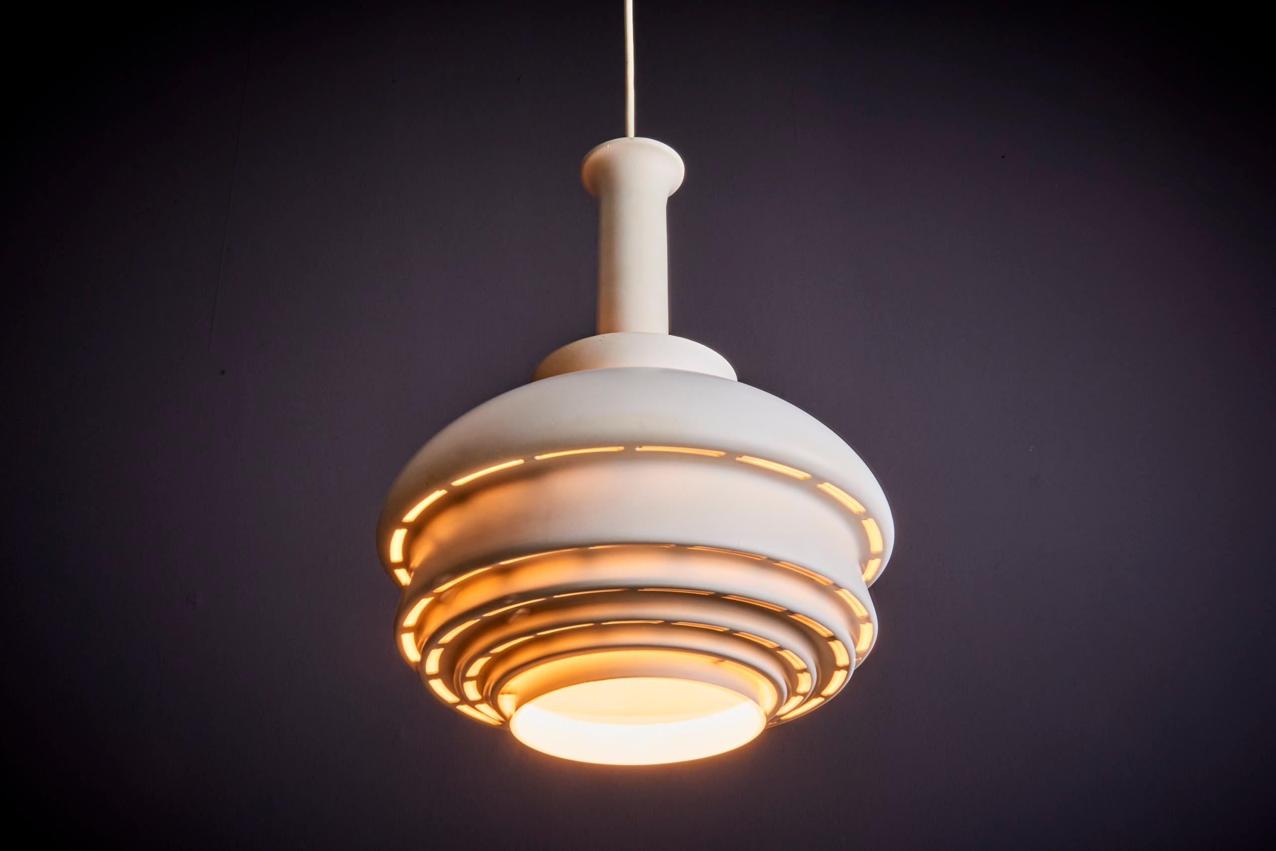 Alvar Aalto, Modello A335B per Valaistustyö in vendita 1