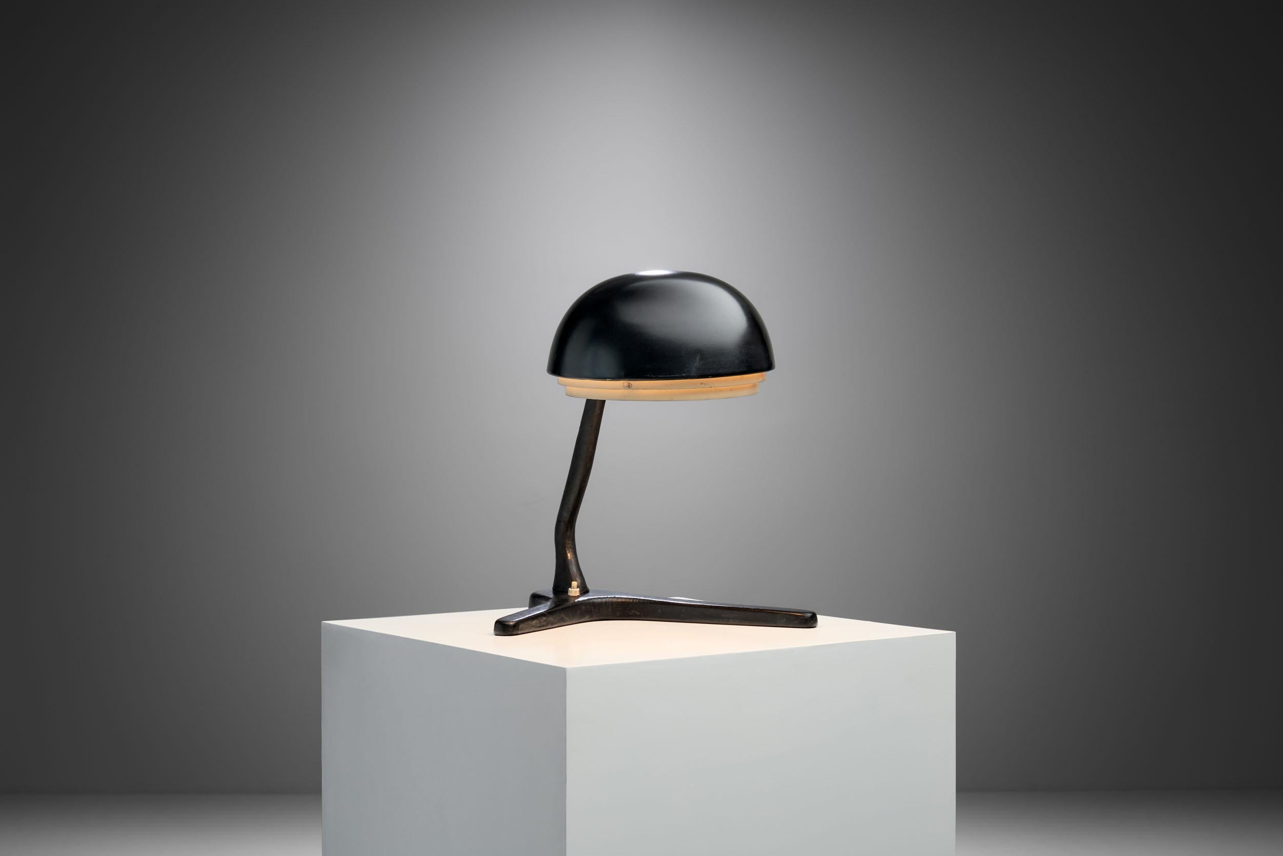 La Finlande et Helsinki ont joué un rôle extrêmement important dans l'histoire du design moderne du milieu du siècle dernier, et l'un de ses designers les plus célèbres était Alvar Aalto. En contraste avec le fonctionnalisme de l'Internationale,