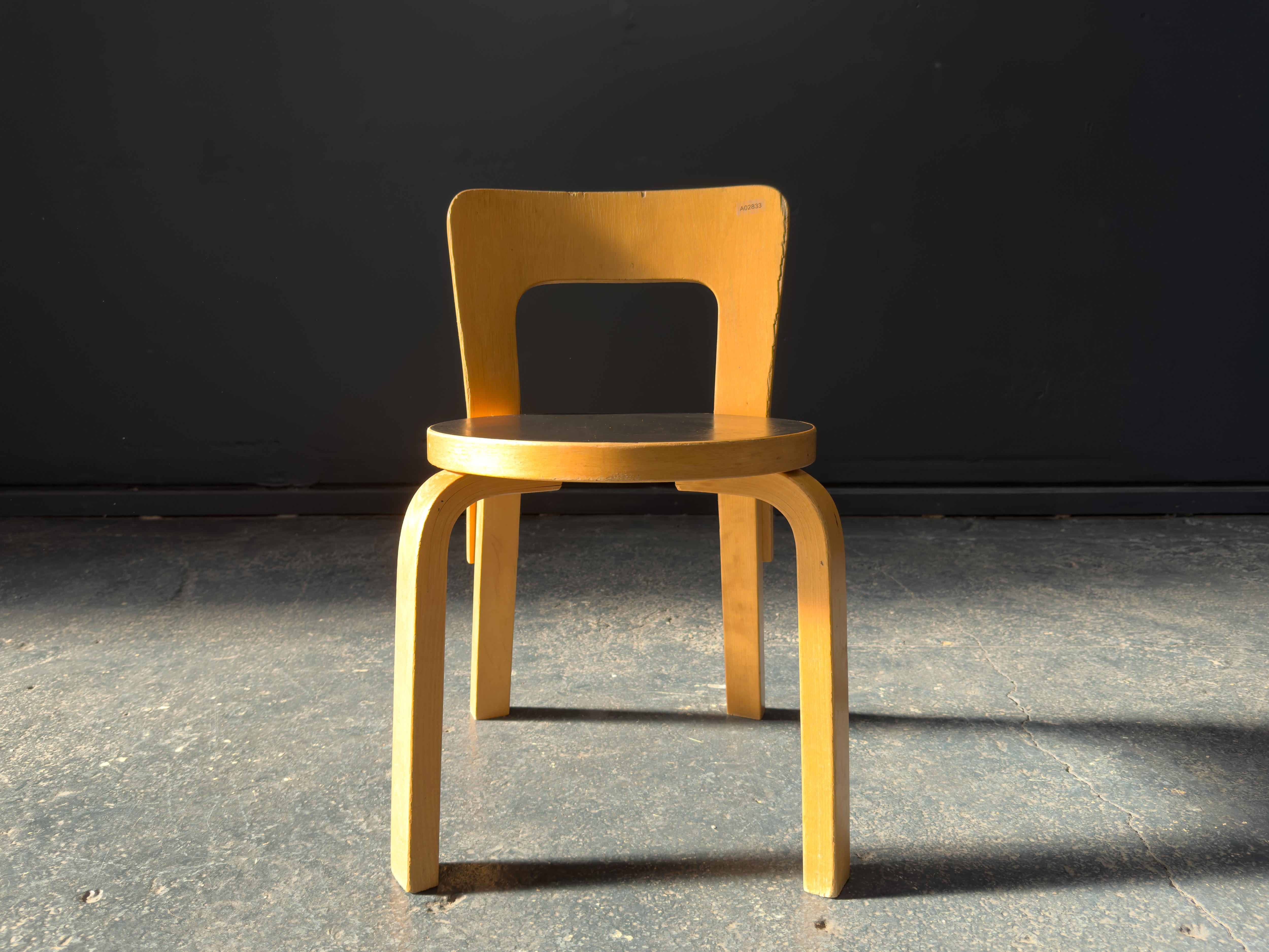 Alvar Aalto N65 Artek Kid's Chair In Good Condition For Sale In London, GB