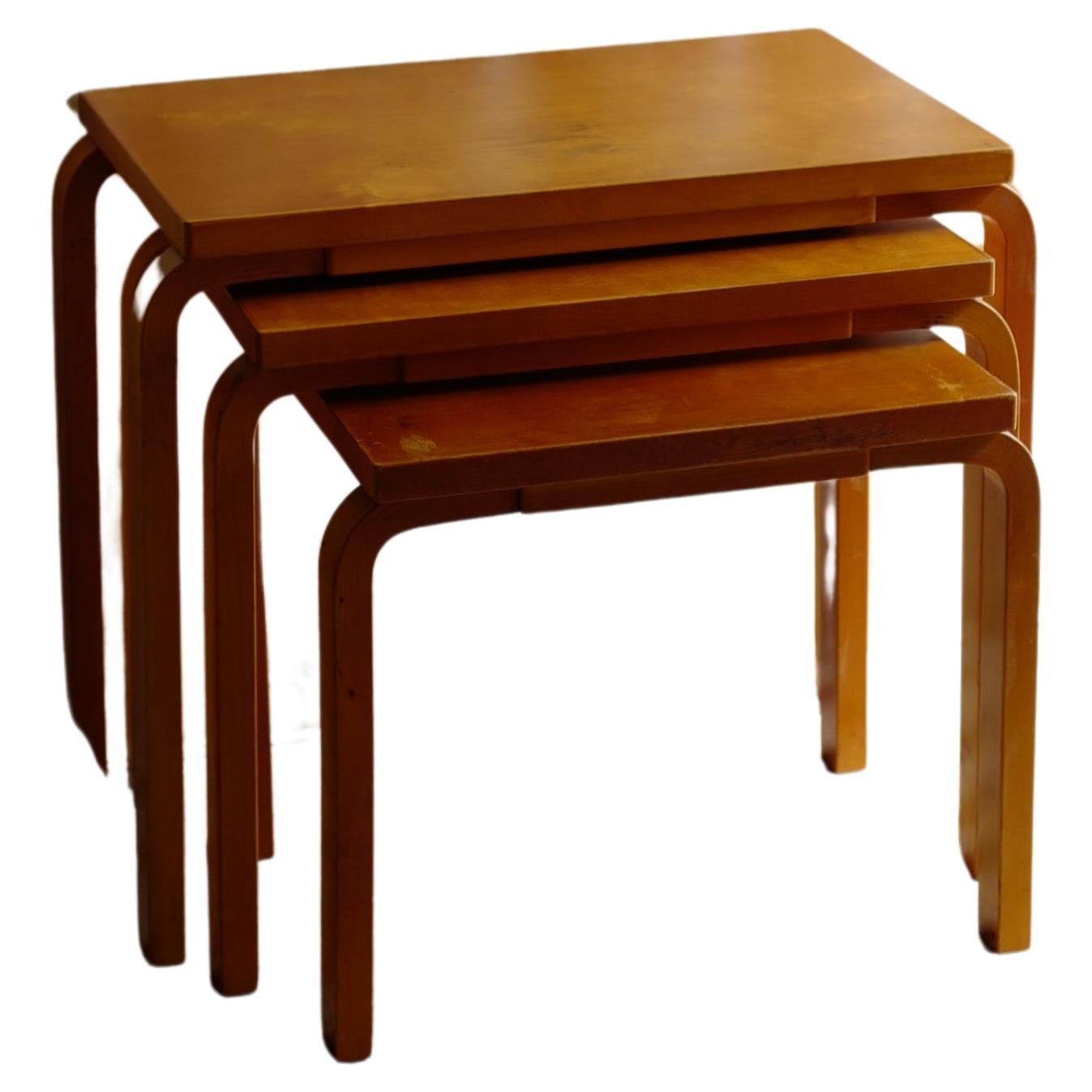 tavolo a nido Alvar Aalto 88 anni '40 per Finsven